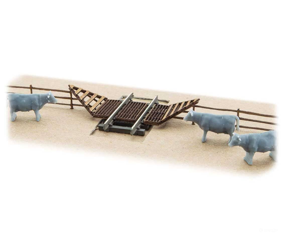 Micro Trains N 49945040 Cattle Guard and Fence - Kit - Guard and 36’’ of Fencing Other Scenery
