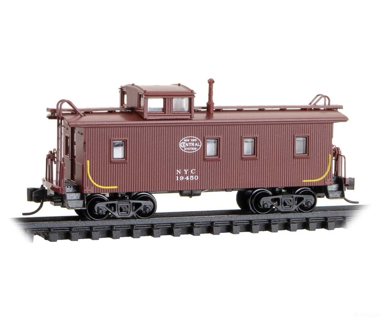 Micro Trains N 5100380 34’ Wood-Sheathed Caboose With Straight Cupola - New York Central #19450