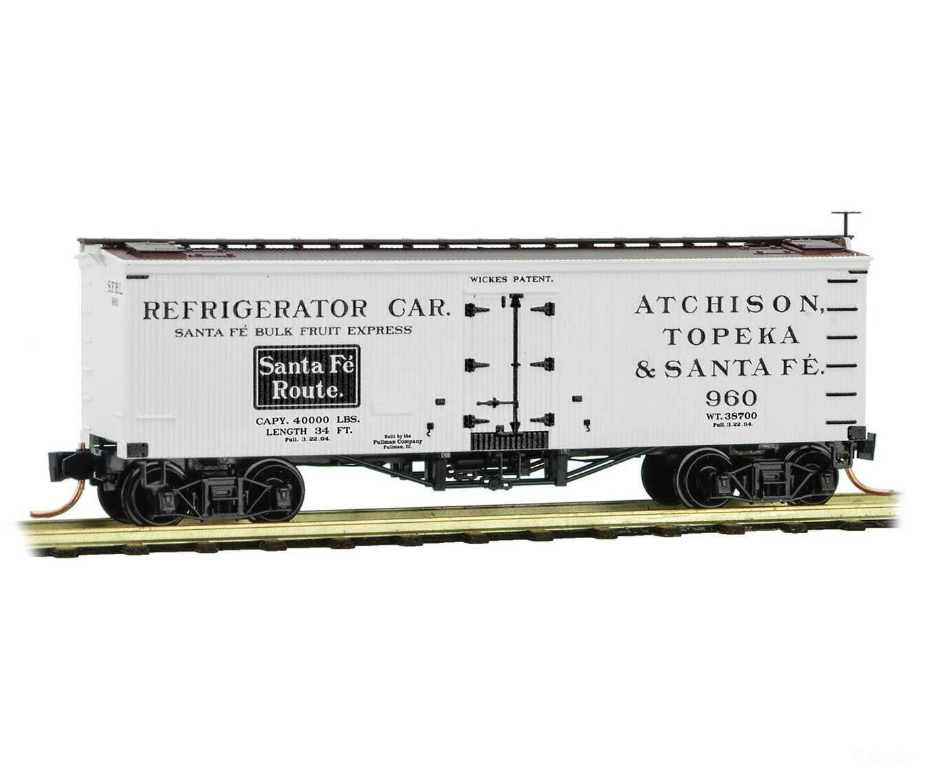 Micro Trains N 5800380 36’ Wood-Sheathed Ice Reefer Santa Fe 960 (White Black Early Route Logo)