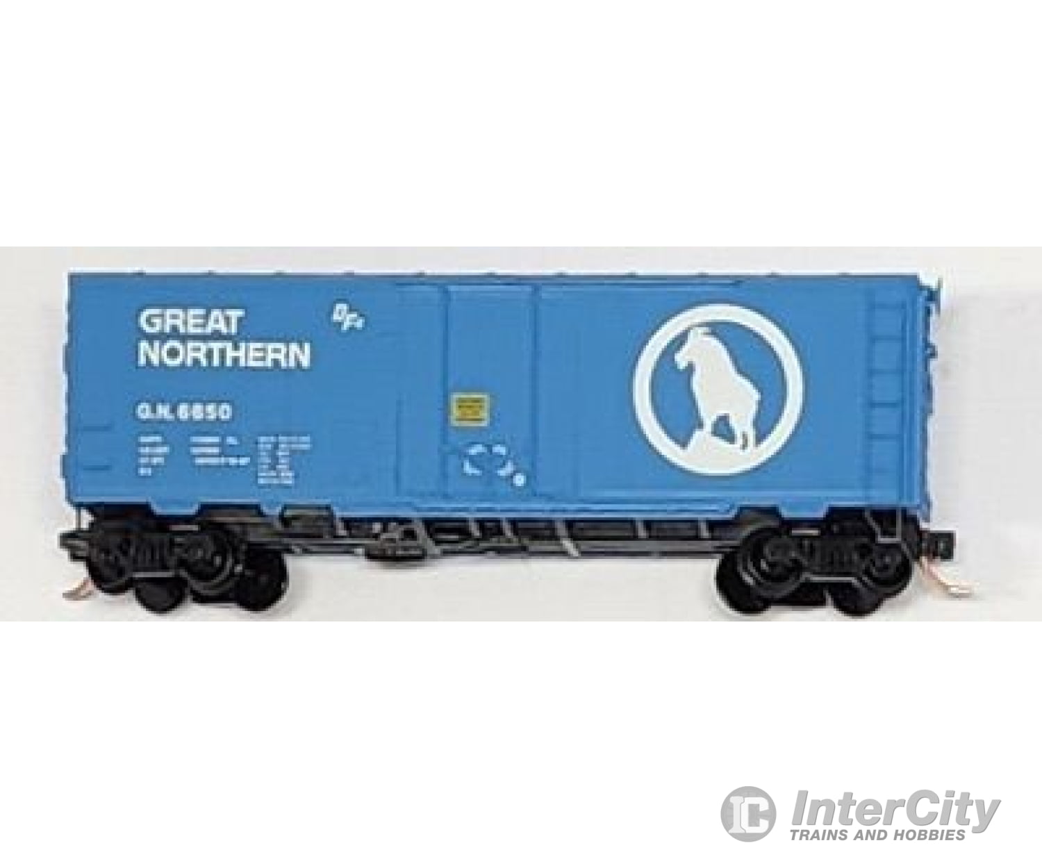 Micro Trains N 7400030 40 Plug-Door Boxcar No Roofwalk - Ready To Run -- Great Northern #6650 (Big