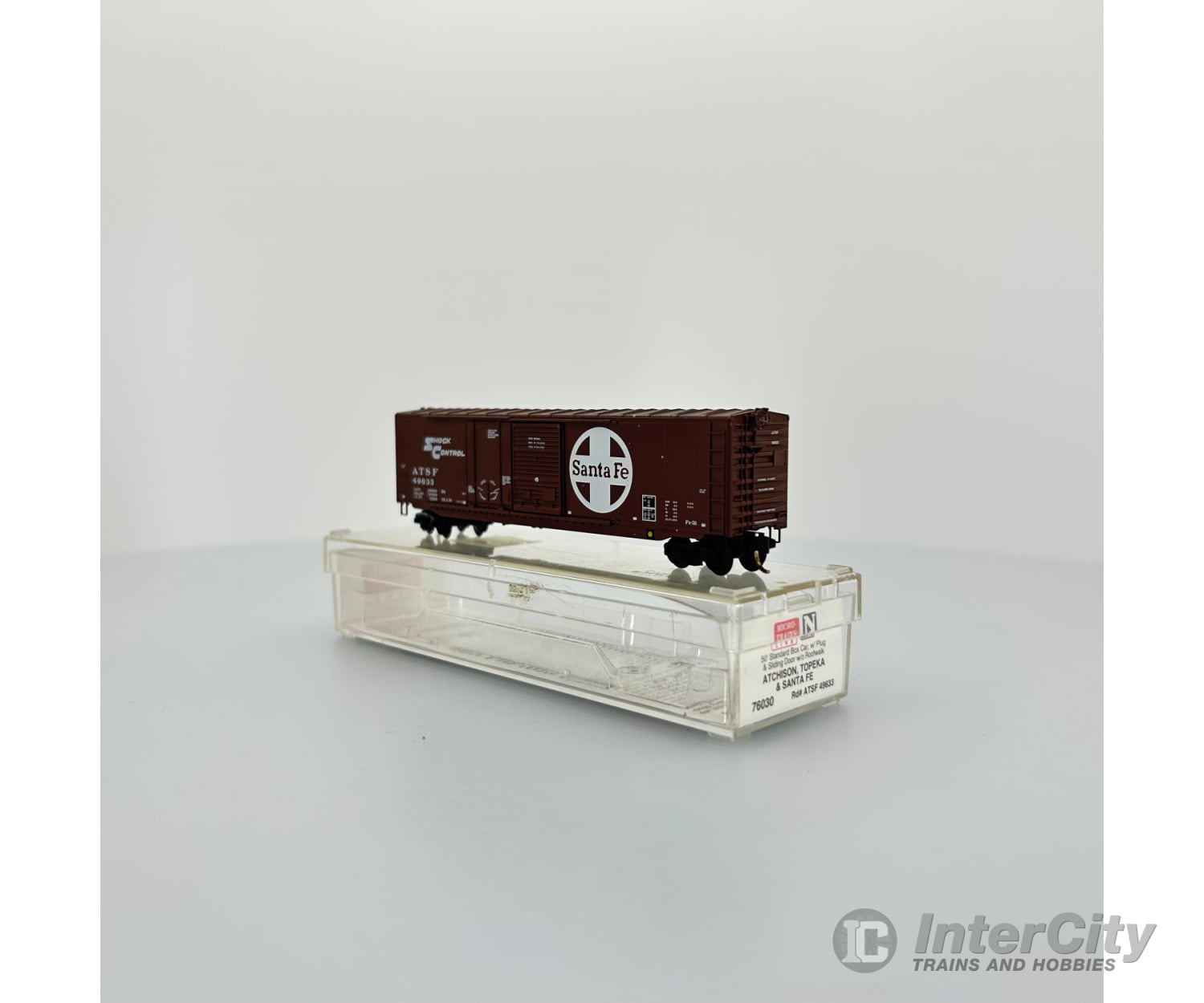 Micro Trains N 76030 50 Standard Boxcar W/Plug & Sliding Doors No Roofwalk -- Santa Fe #49635 (Dark