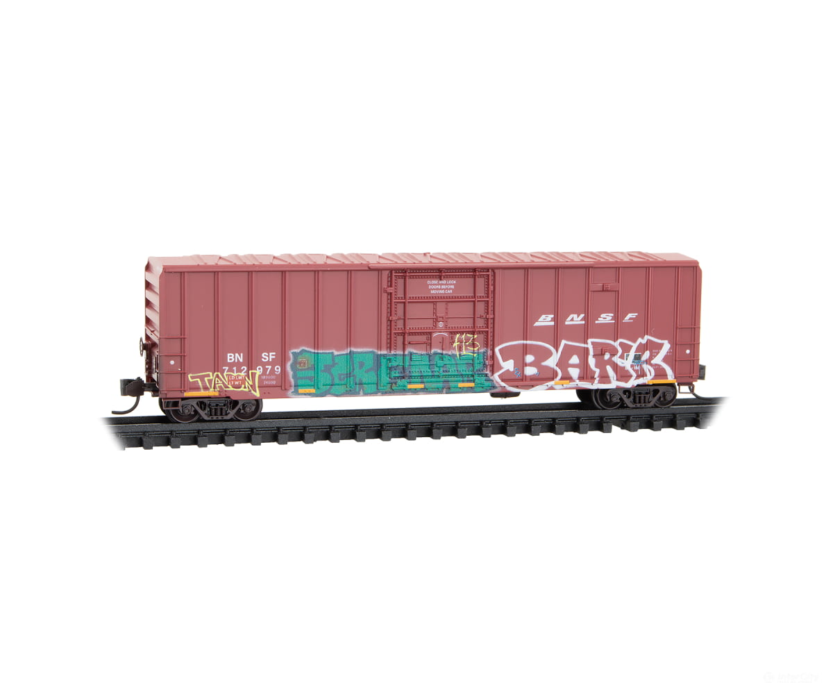 Micro Trains N 98302289 50’ Rib-Side Plug-Door Boxcar No Roofwalk 3-Pack - BNSF Christmas Graffiti - Freight Cars