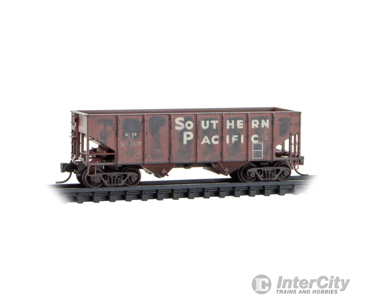 Micro Trains N 98305094 33’ 2-Bay Rib Side Hopper - Southern Pacific #464938 464987 (Weathered Boxcar Red Sans Serif