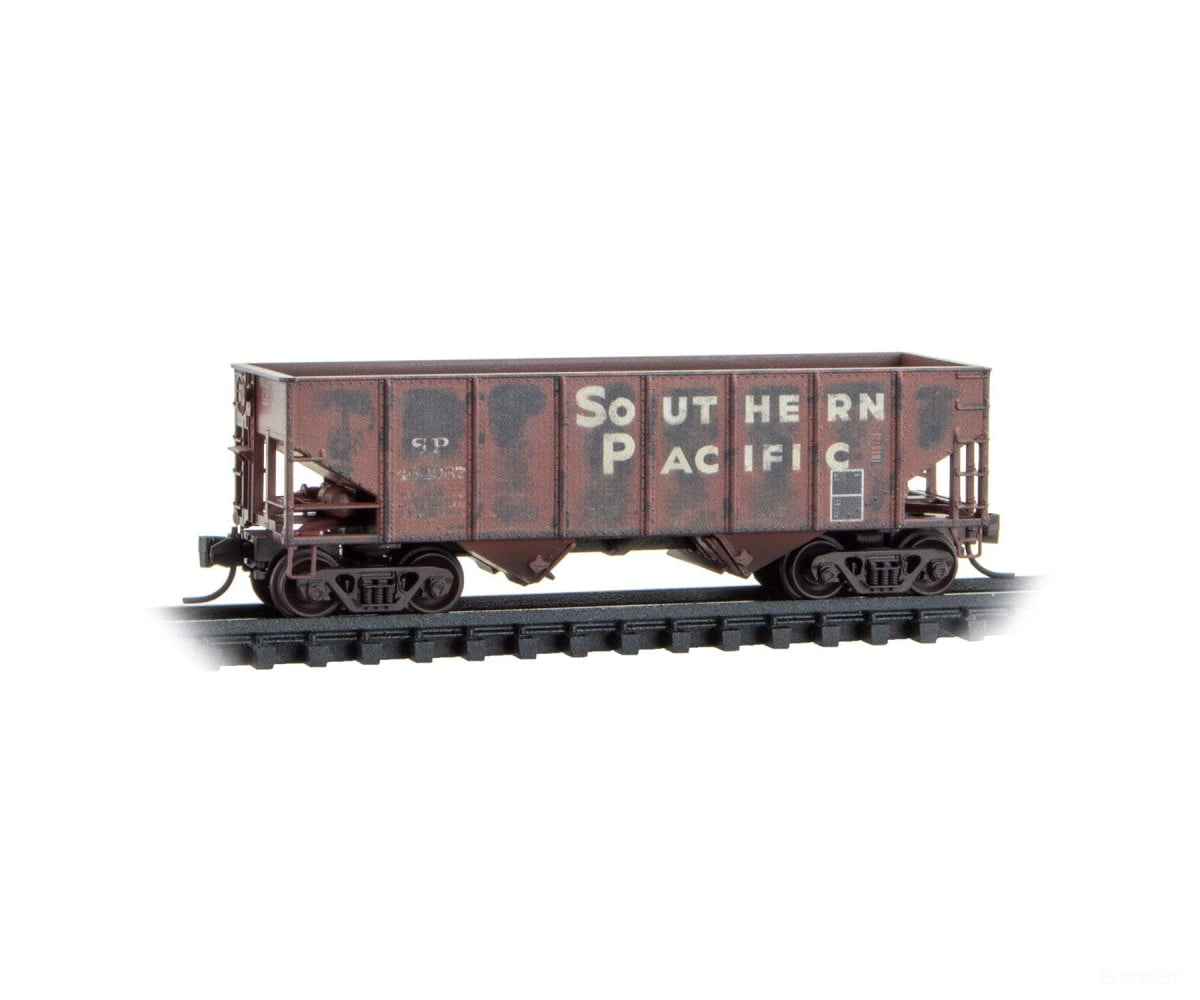 Micro Trains N 98305094 33’ 2-Bay Rib Side Hopper - Southern Pacific #464938 464987 (Weathered Boxcar Red Sans Serif