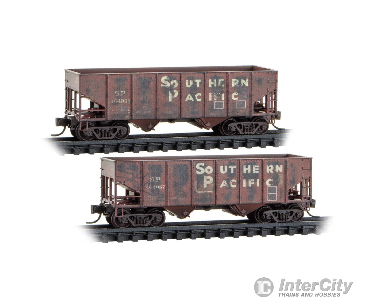 Micro Trains N 98305094 33’ 2-Bay Rib Side Hopper - Southern Pacific #464938 464987 (Weathered Boxcar Red Sans Serif