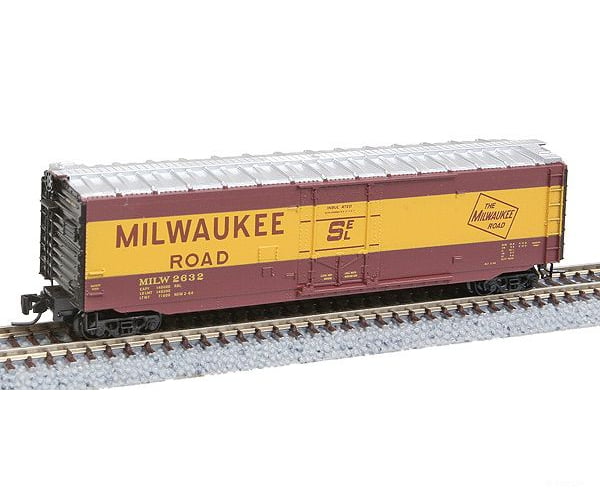 Micro Trains Z 50700431 50 Plug-Door Boxcar - Ready To Run -- Milwaukee Road #2632 (Brown Yellow