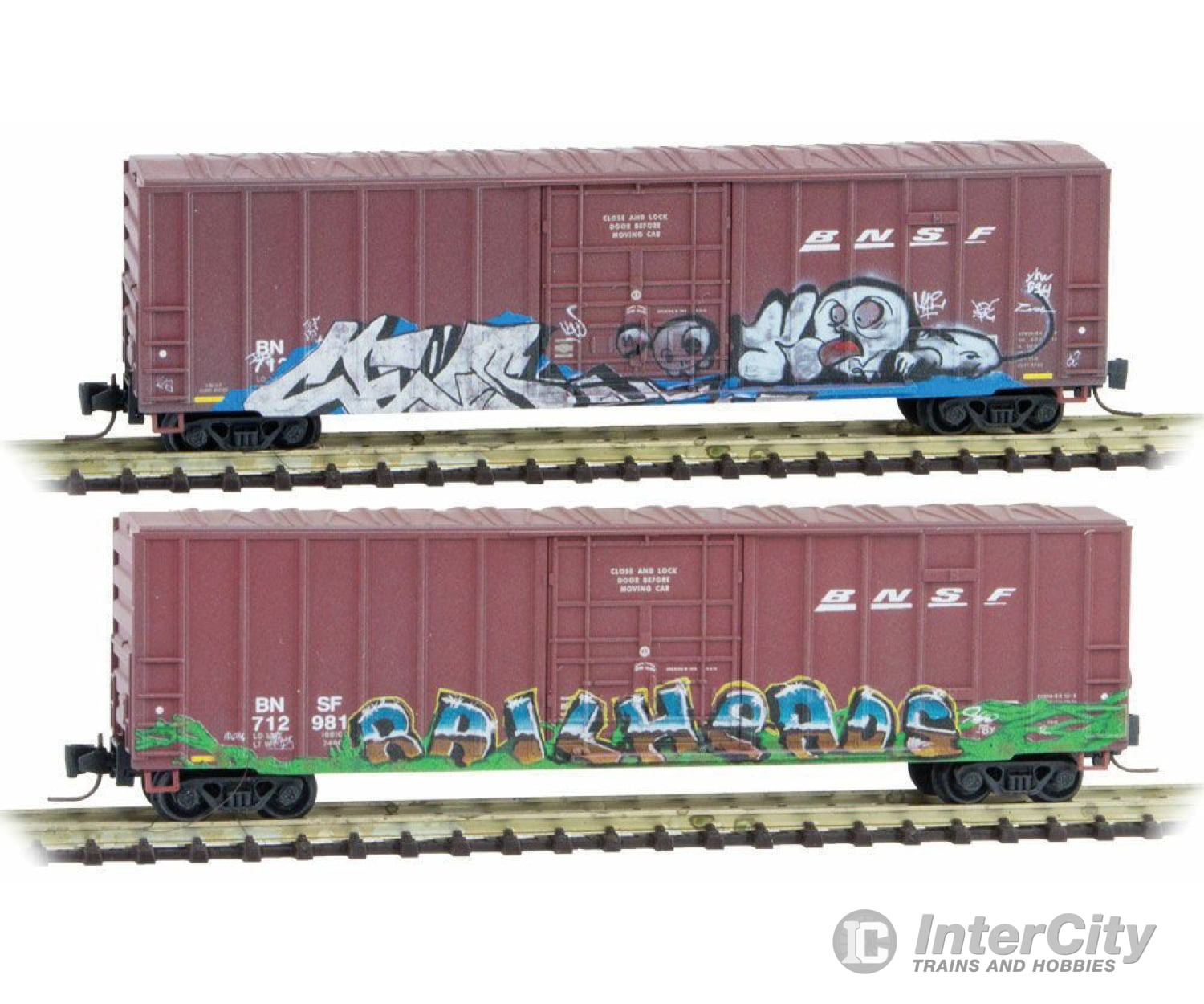 Micro Trains Z 51144191 50 Rib-Side Plug-Door Boxcar No Roofwalk 2-Pack - Ready To Run -- Bnsf