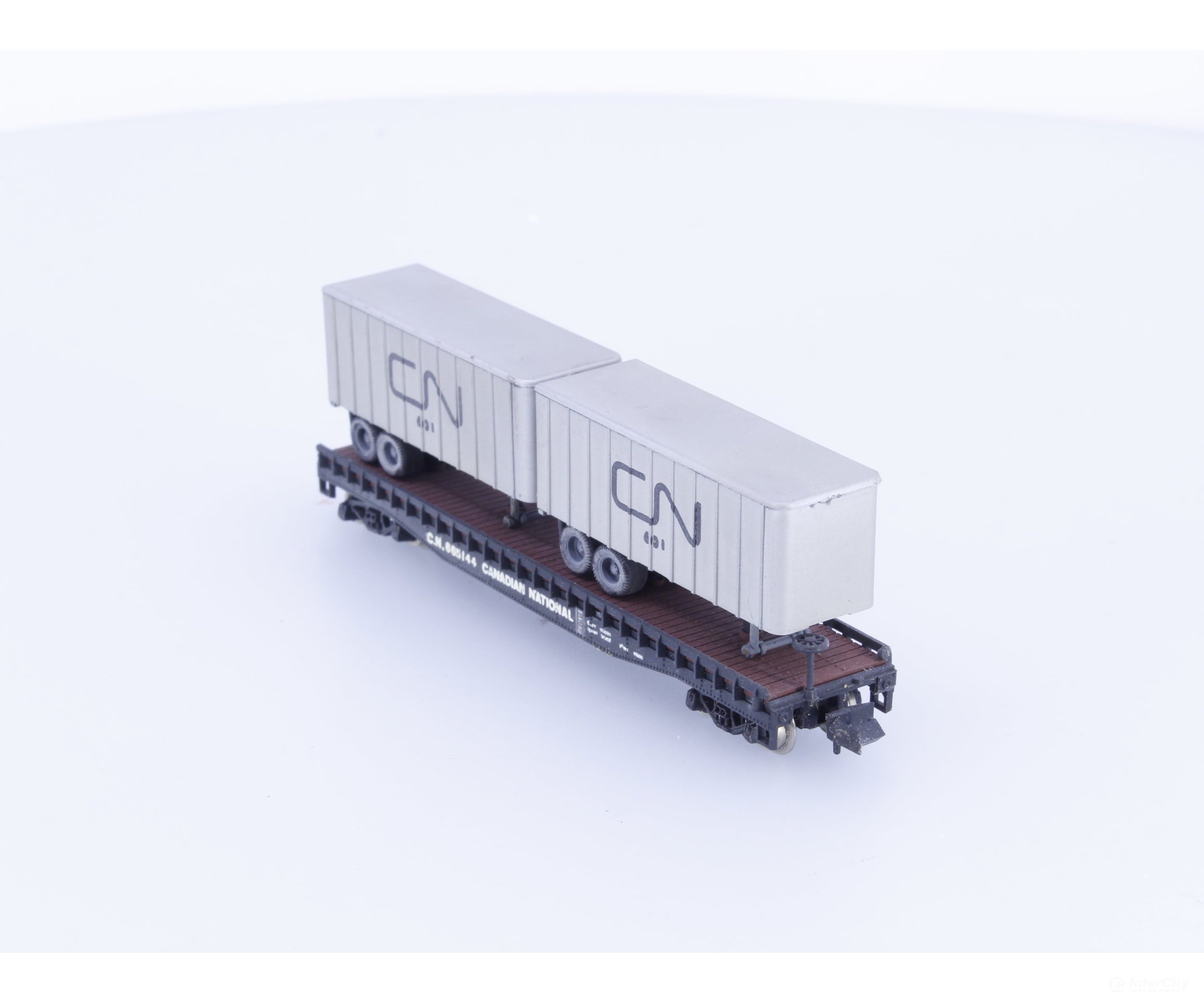 Minitrix 51314600 N 50’ Flat Car with 2 CN Trailers Canadian National (CN) 665144 Freight Cars