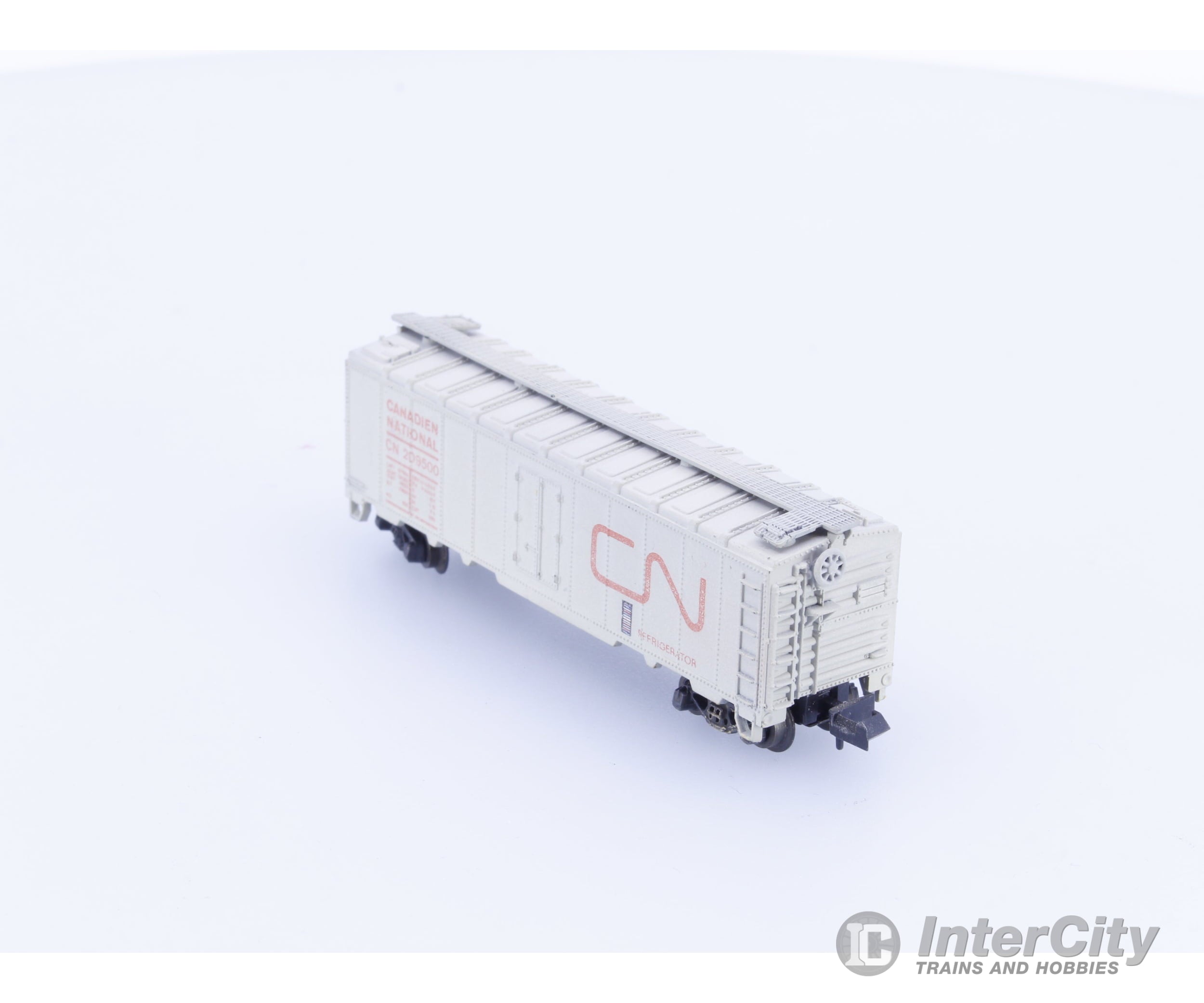 Minitrix 51325000 N 40’ Single Door Boxcar Canadian National (CN) 209500 Freight Cars