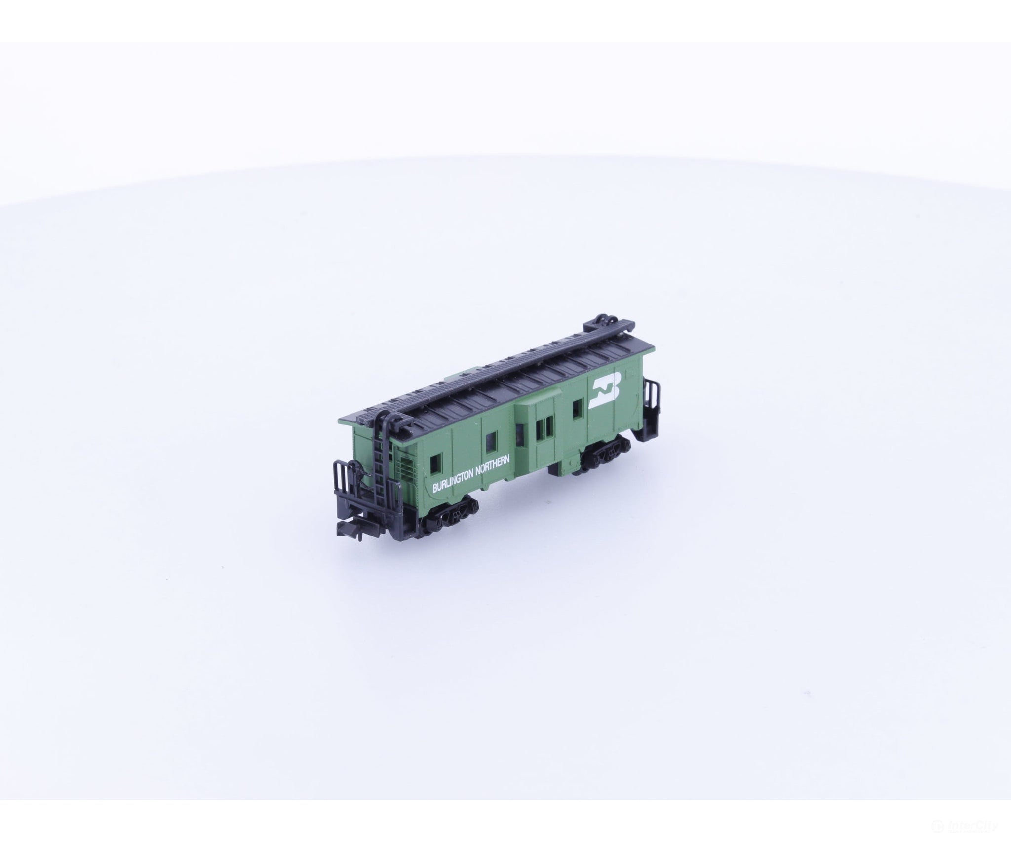 Model Power 3120 N Bay Window Caboose Burlington Northern (BN) - Freight Cars