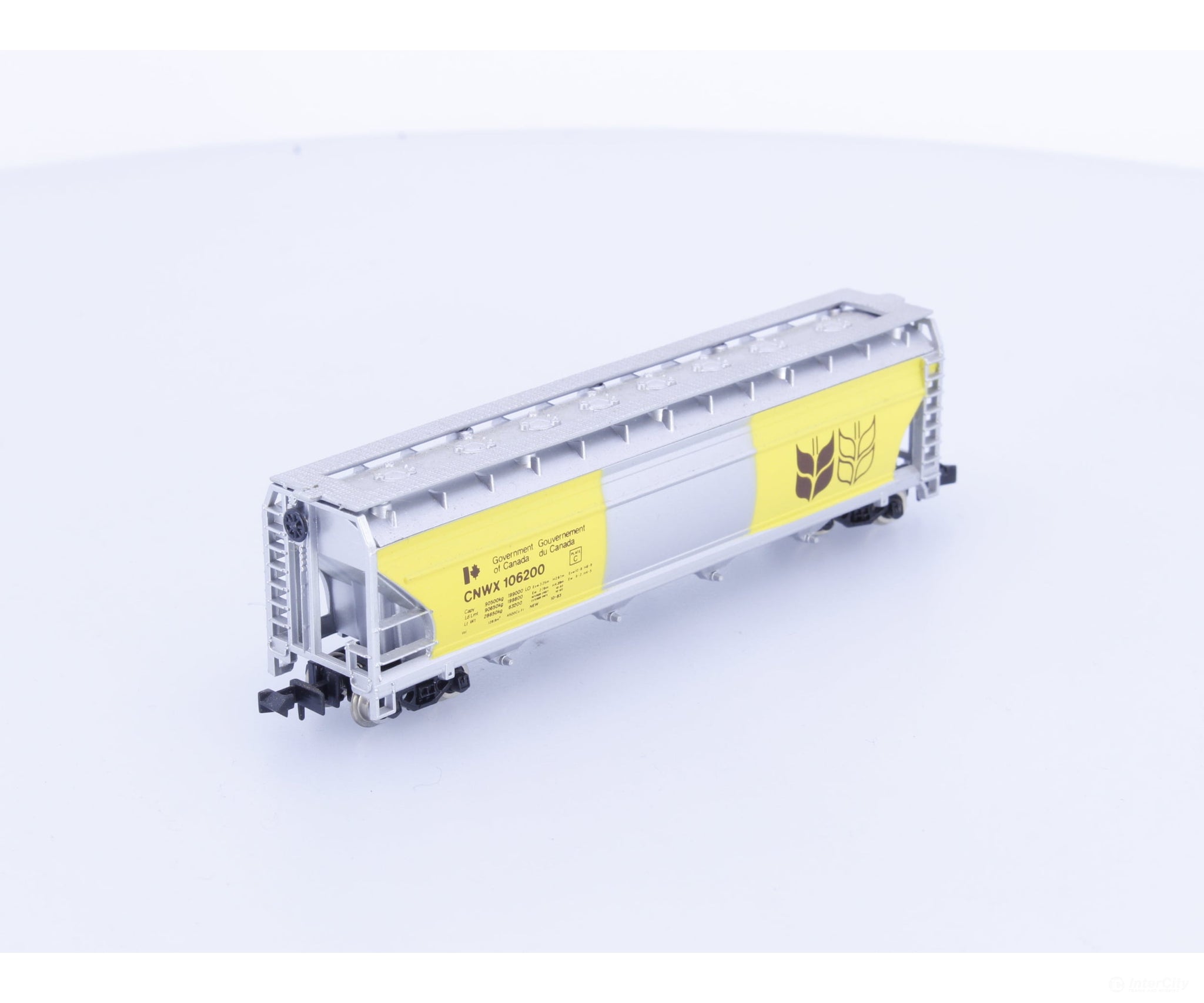Model Power 3491 N 55’ Cylindrical Hopper Canadian Wheat Board (CNWX) 106200 - Freight Cars