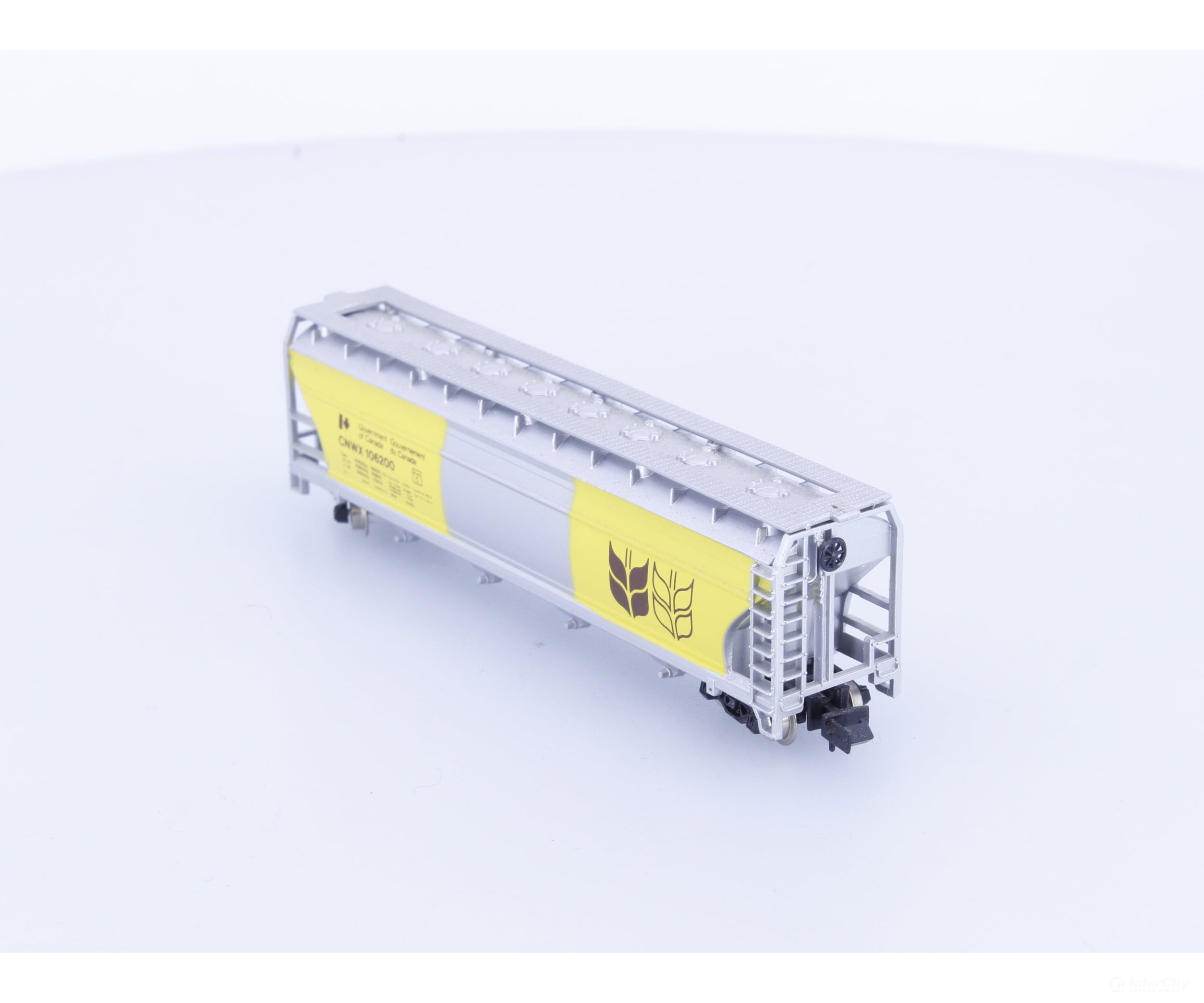 Model Power 3491 N 55’ Cylindrical Hopper Canadian Wheat Board (CNWX) 106200 - Freight Cars