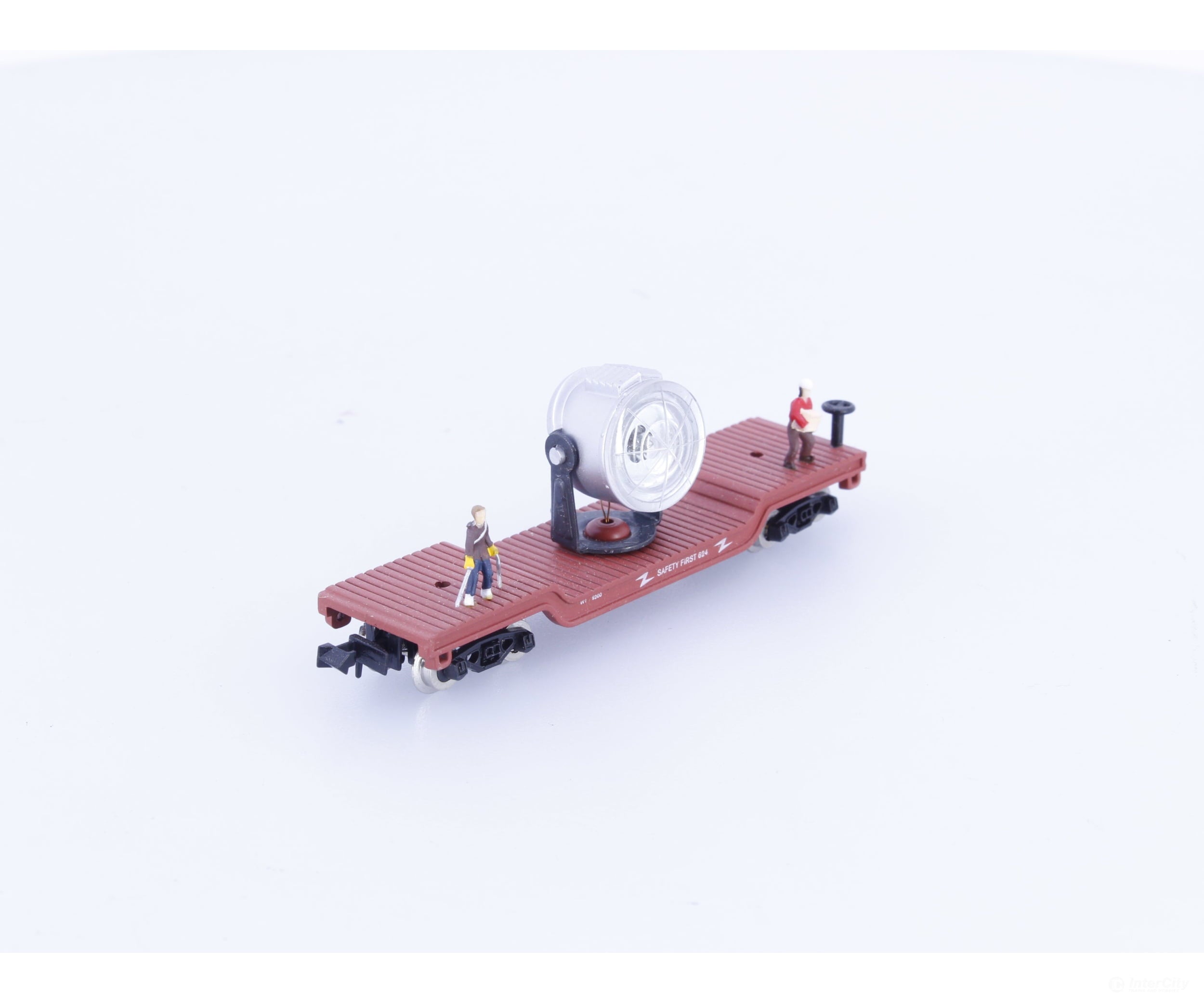 Model Power 4100 N Depressed Center Metal Searchlight Flat Car with Figures 824 - Freight Cars