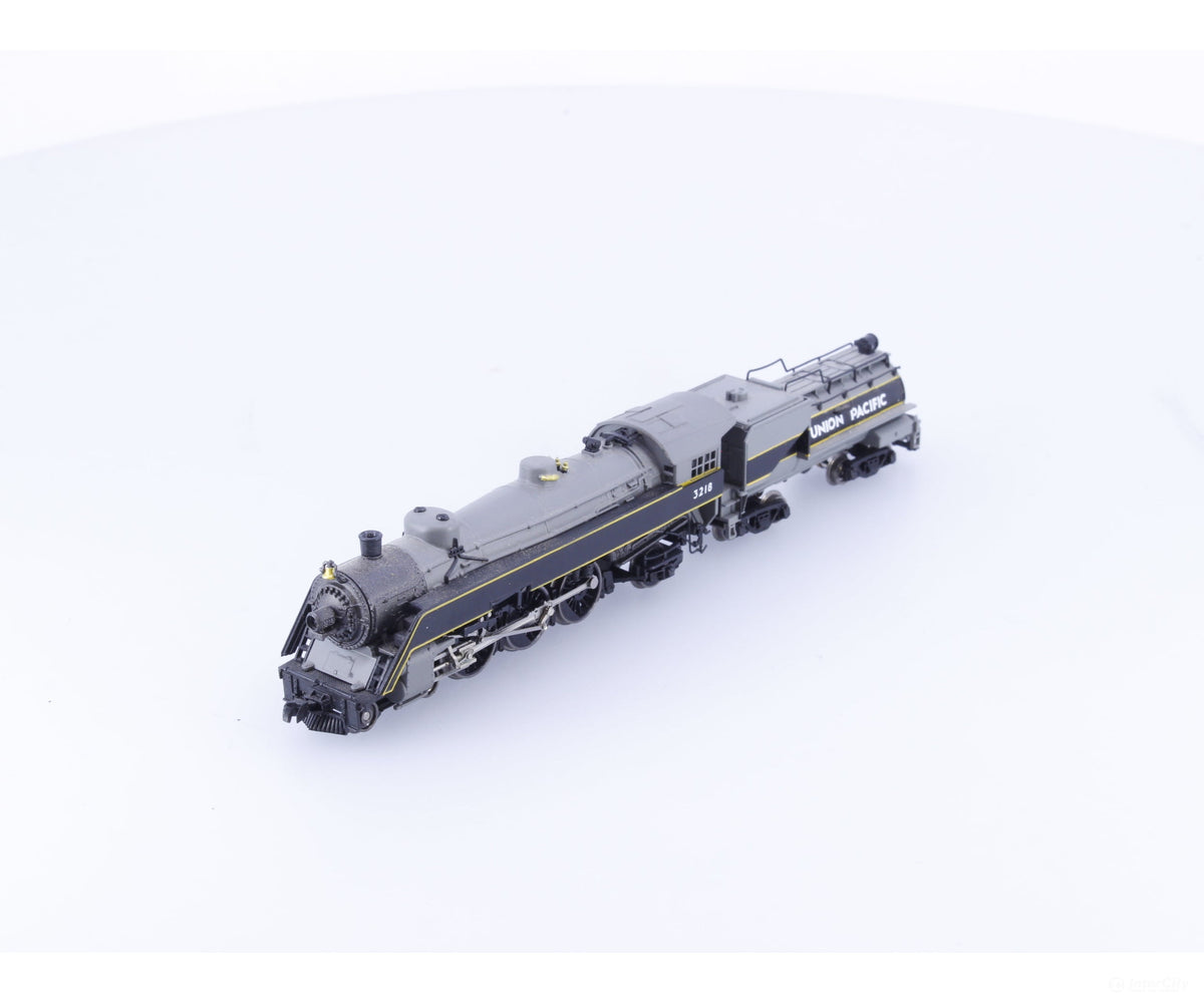 Model Power 7424 N Metal 4-6-2 Semi-Streamlined Steam Locomotive Union Pacific (UP) 3218 Analog DC - Locomotives