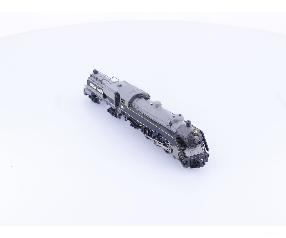 Model Power 7424 N Metal 4-6-2 Semi-Streamlined Steam Locomotive Union Pacific (UP) 3218 Analog DC - Locomotives