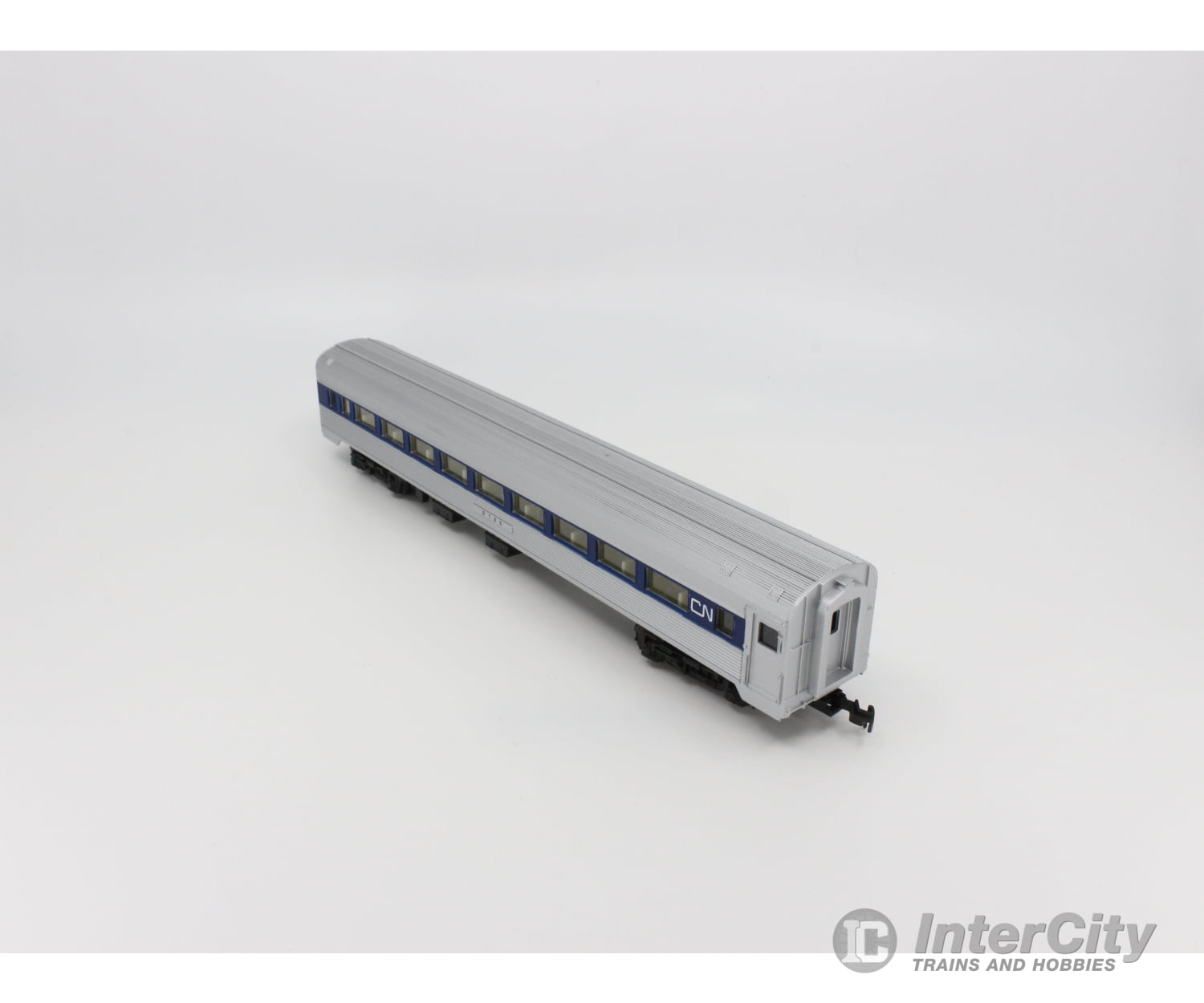 Model Power 8840 Ho Coach Passenger Car W/Interior And Metal Wheels Canadian National (Cn) 2125 Cars