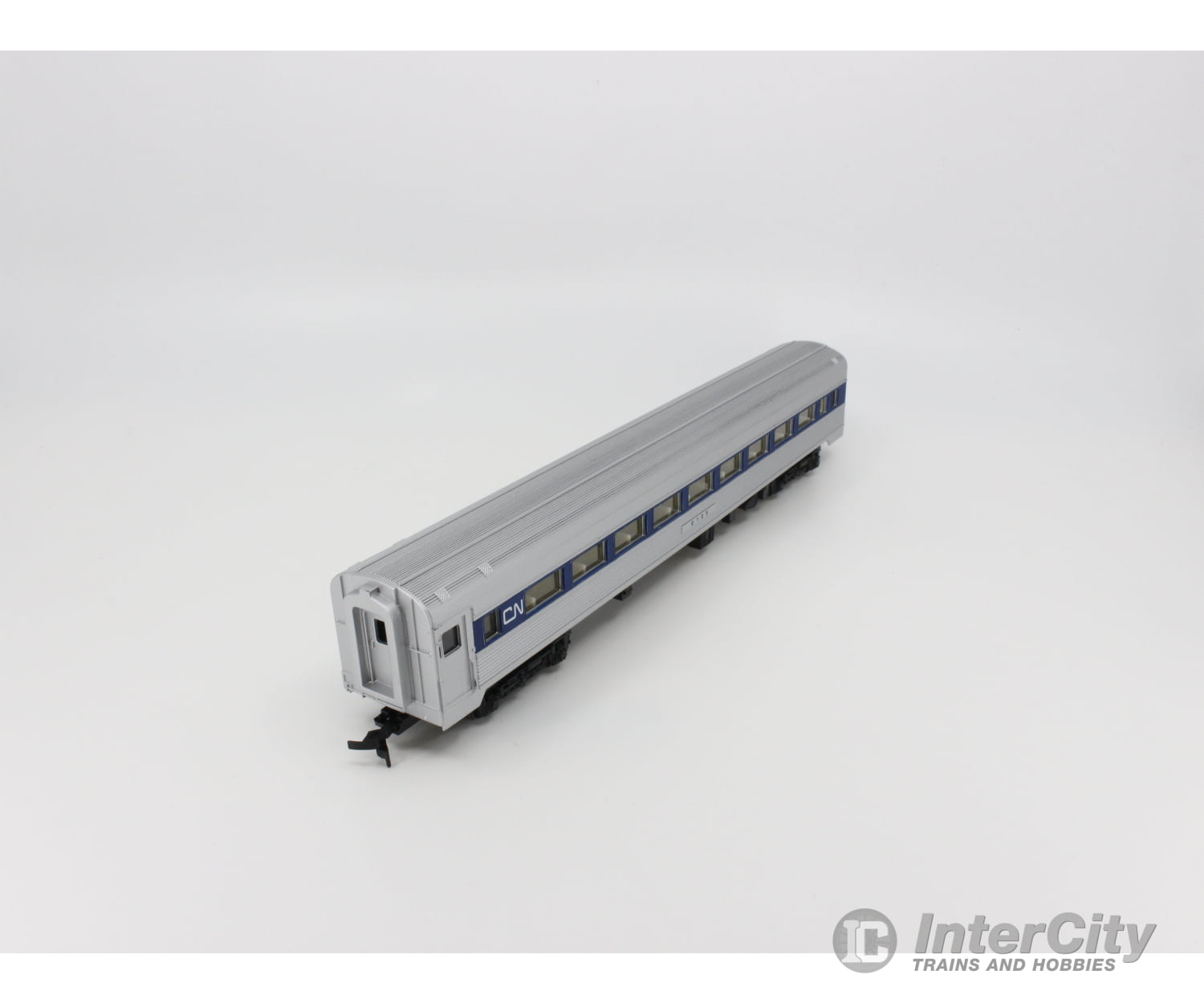 Model Power 8840 Ho Coach Passenger Car W/Interior And Metal Wheels Canadian National (Cn) 2125 Cars