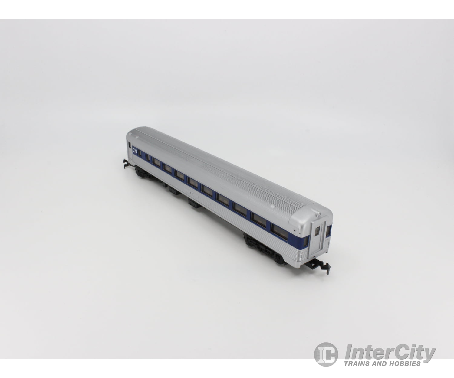 Model Power 8843 Ho Observation Passenger Car W/Interior And Metal Wheels Canadian National (Cn)