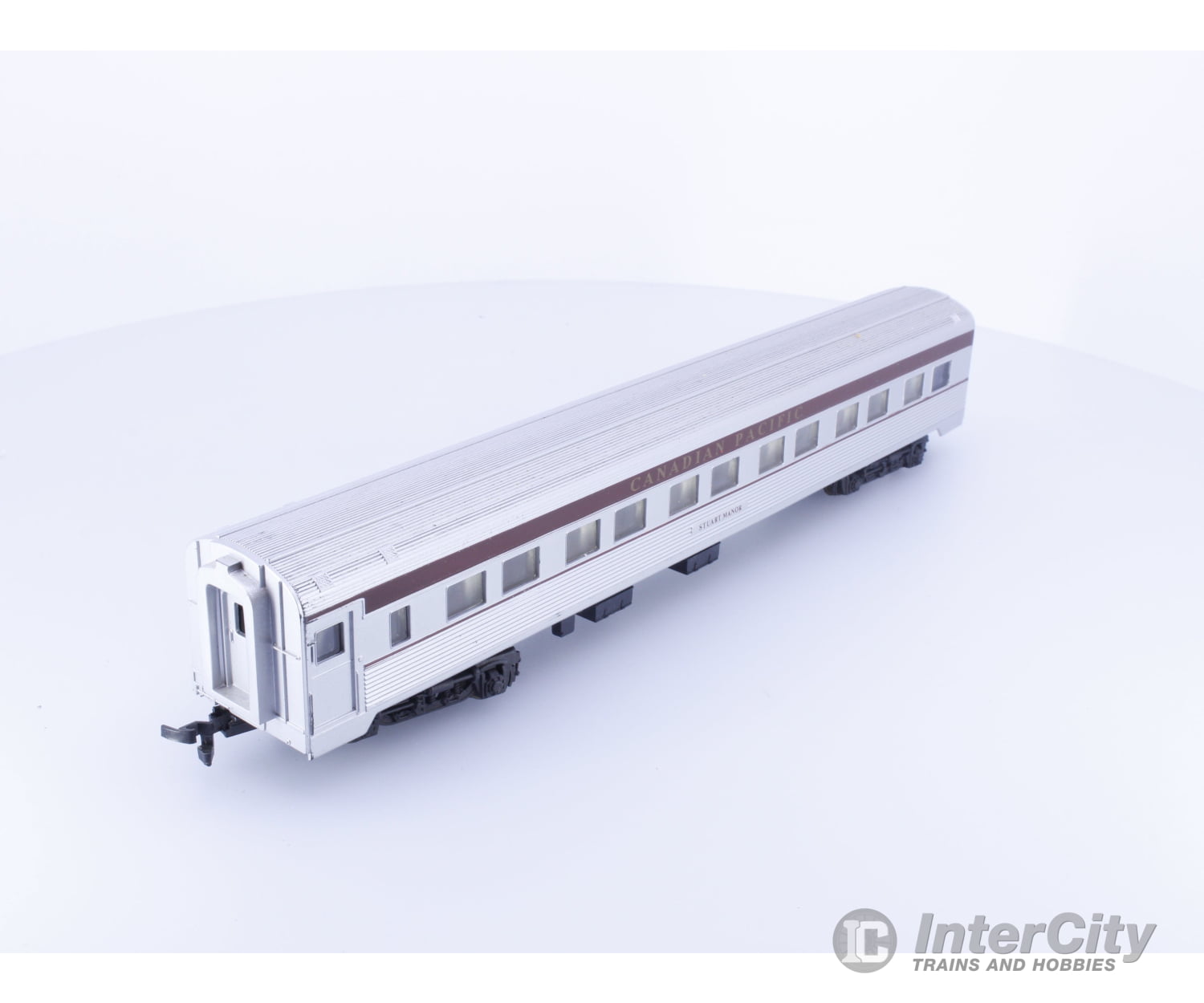 Model Power 8852 HO Budd Dining Car Canadian Pacific (CP) Stuart Manor Passenger Cars
