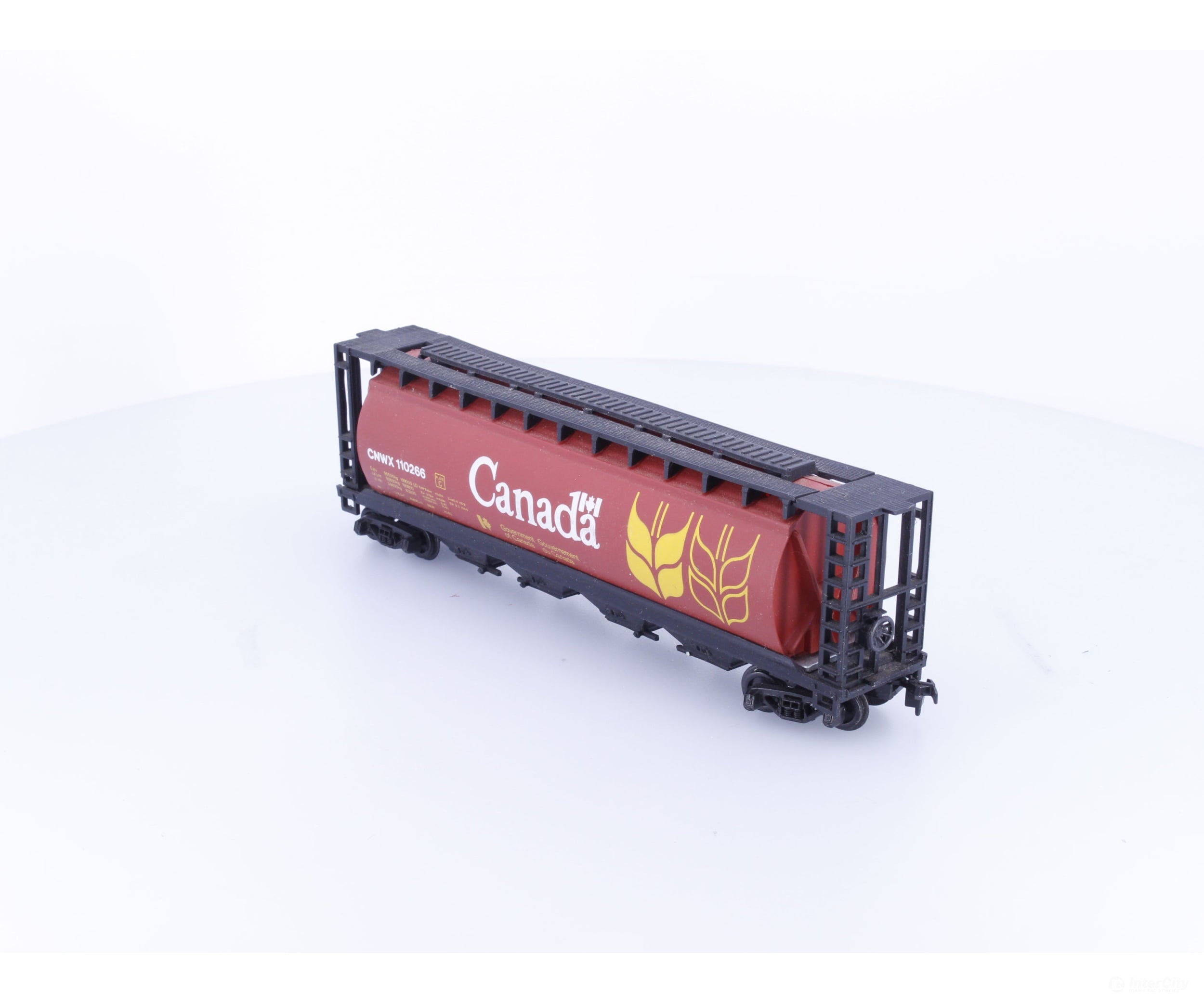 Model Power 9513 HO 4 Bay Cylindrical Hopper Canadian Wheat Board (CNWX) 110266 - Freight Cars