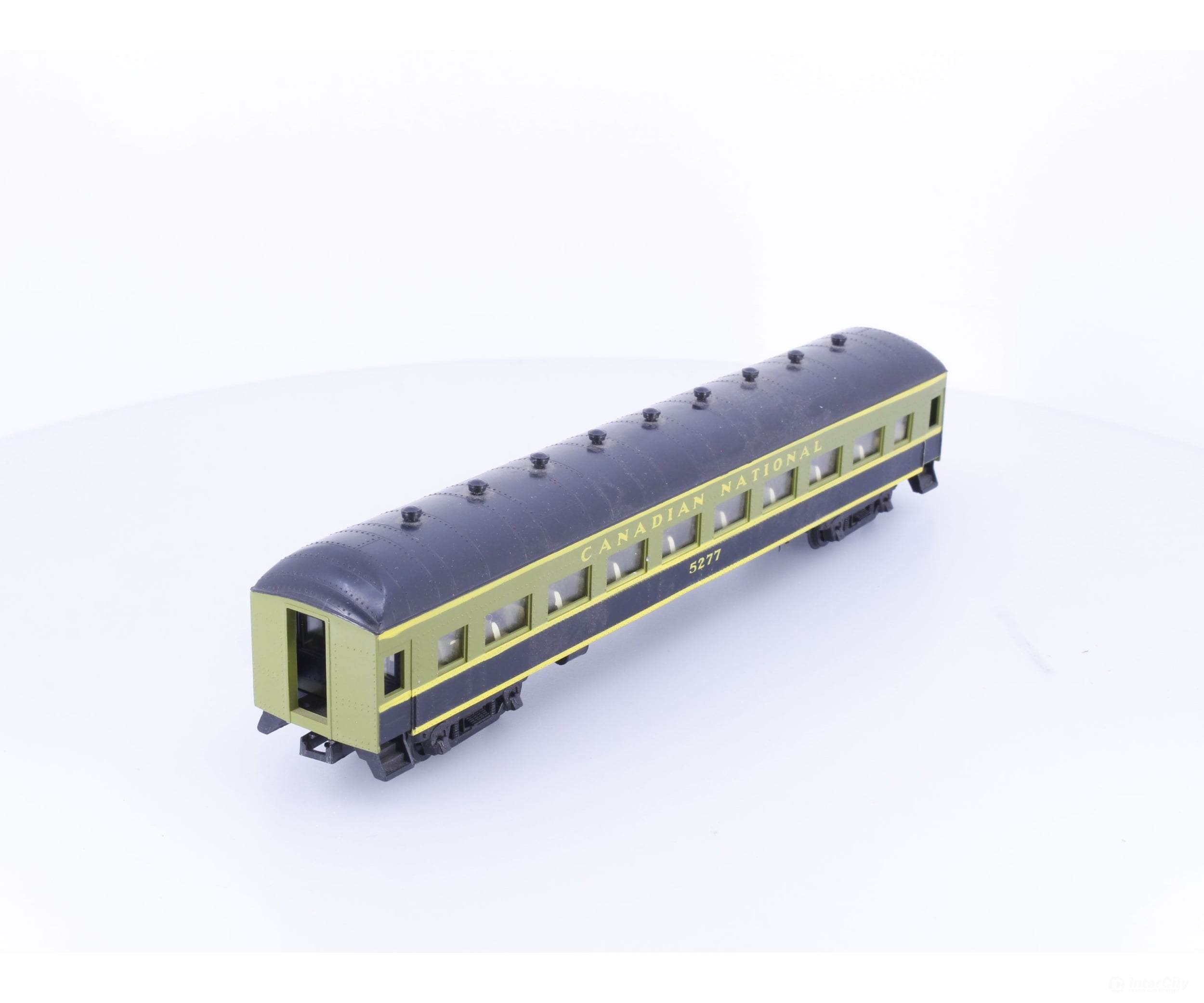 Model Power 9908 HO 67’ Harriman Coach Canadian National (CN) 5277 - Passenger Cars