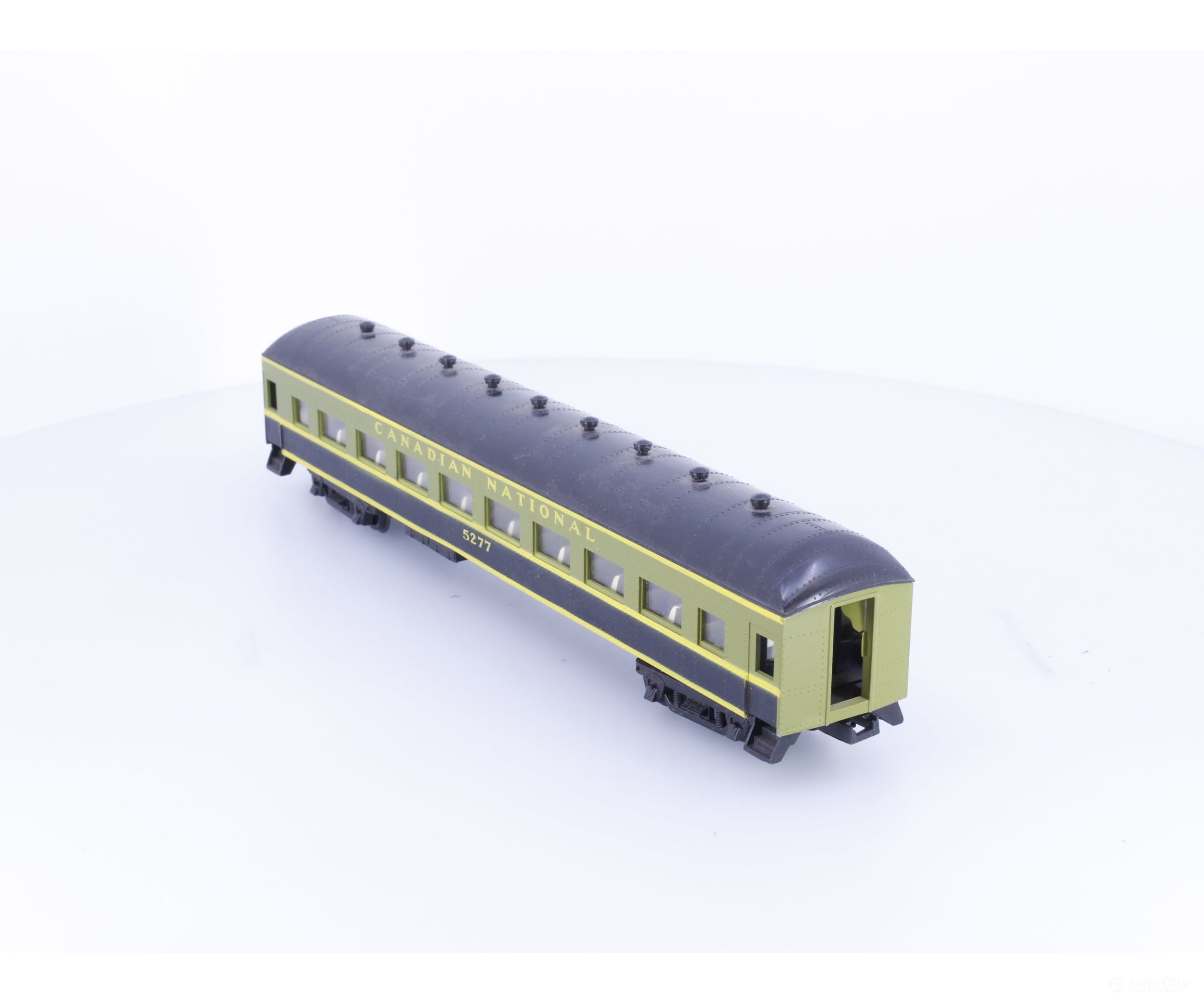 Model Power 9908 HO 67’ Harriman Coach Canadian National (CN) 5277 - Passenger Cars