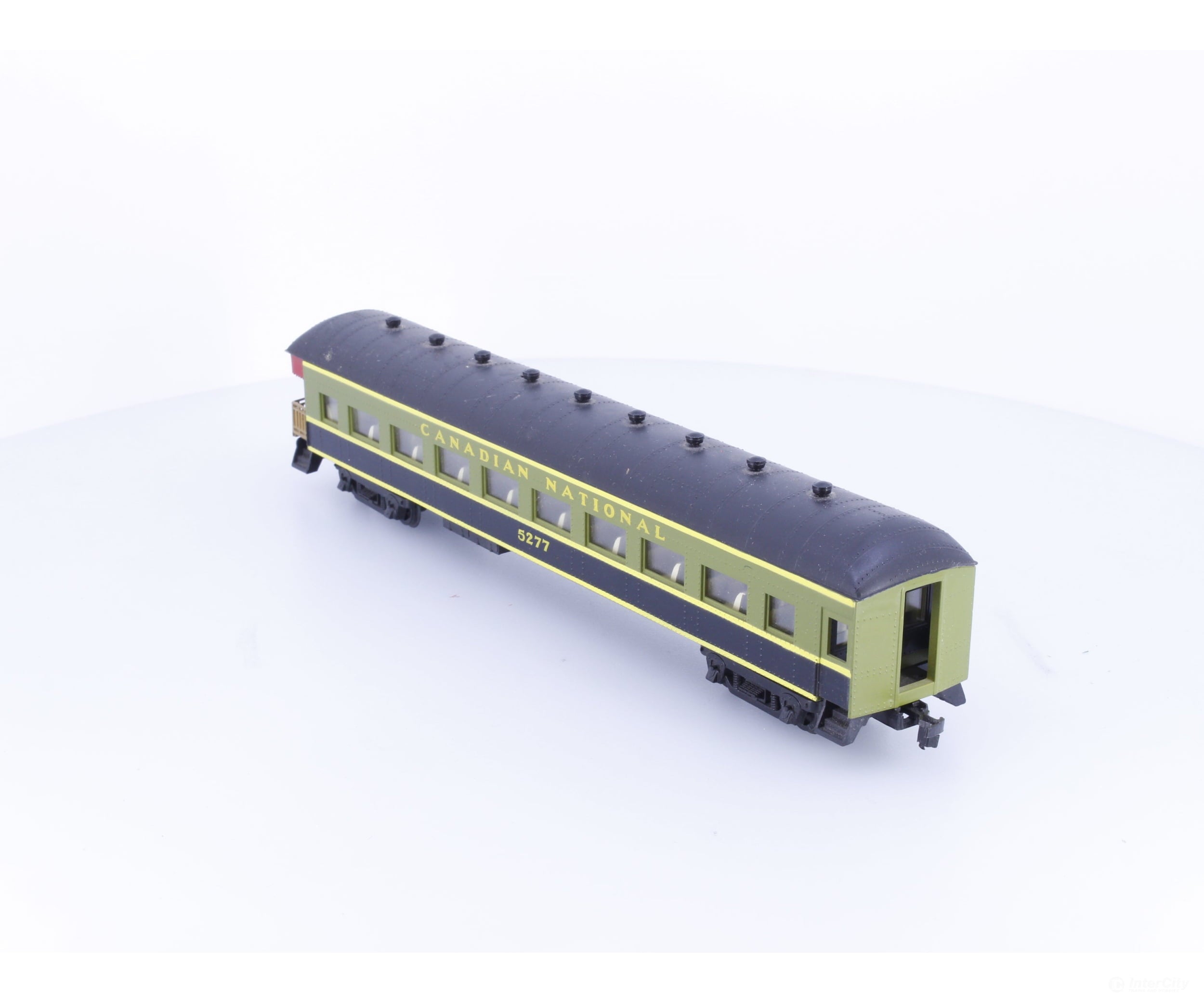 Model Power 9918 HO 67’ Harriman Observation Coach Canadian National (CN) 5277 - Passenger Cars