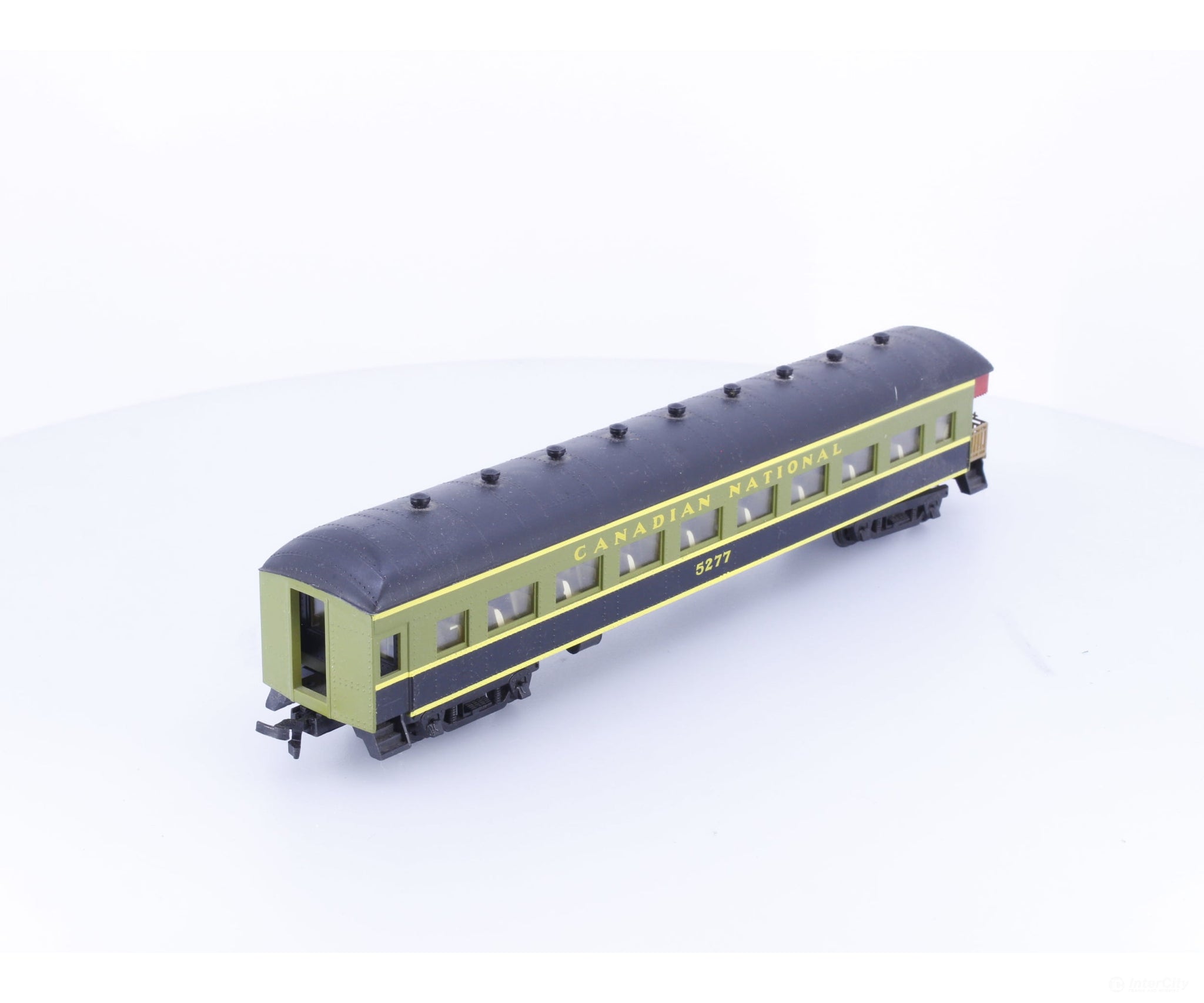 Model Power 9918 HO 67’ Harriman Observation Coach Canadian National (CN) 5277 - Passenger Cars