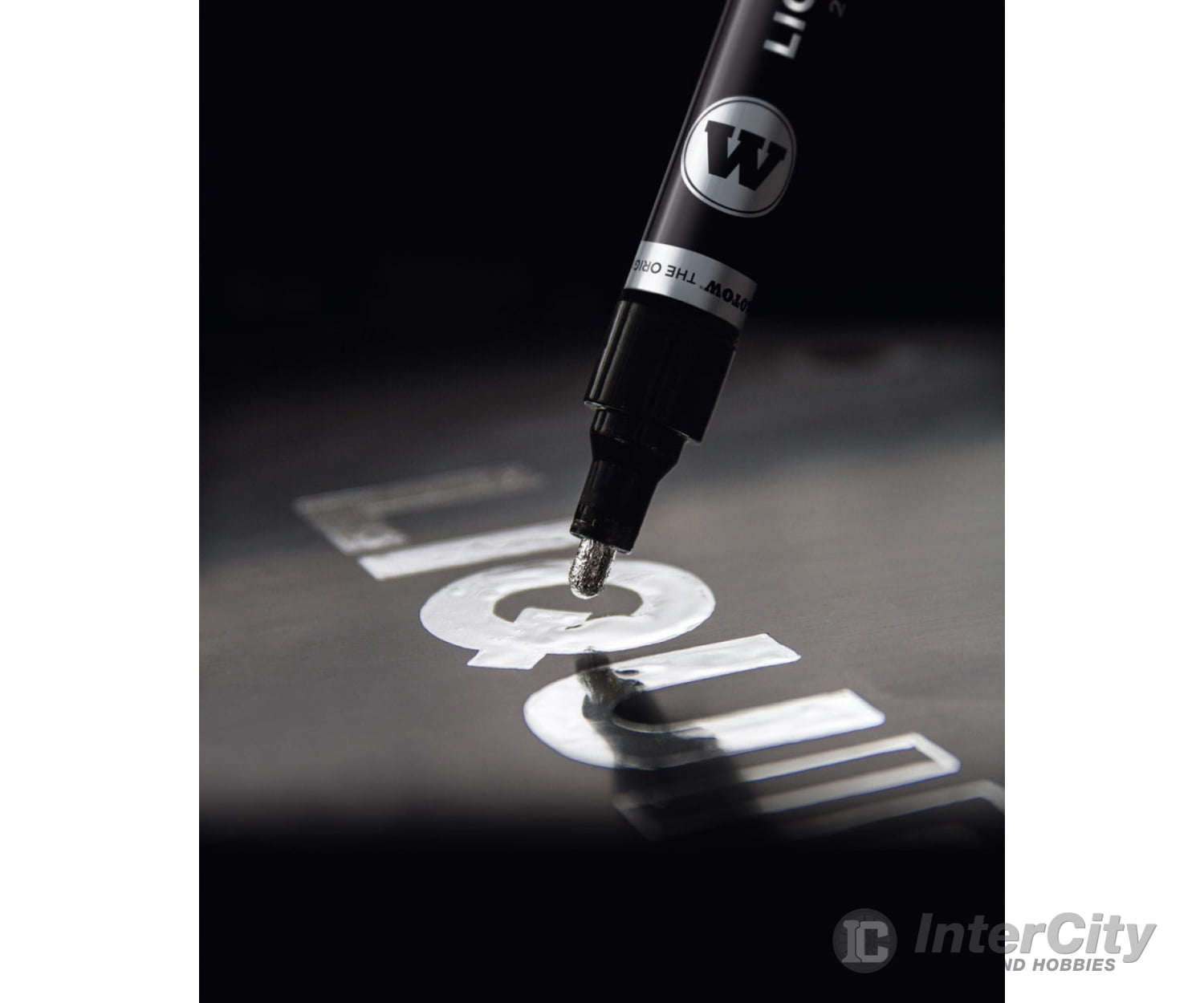 Molotow 703102 Liquid Chrome Paint Marker 2Mm Tip