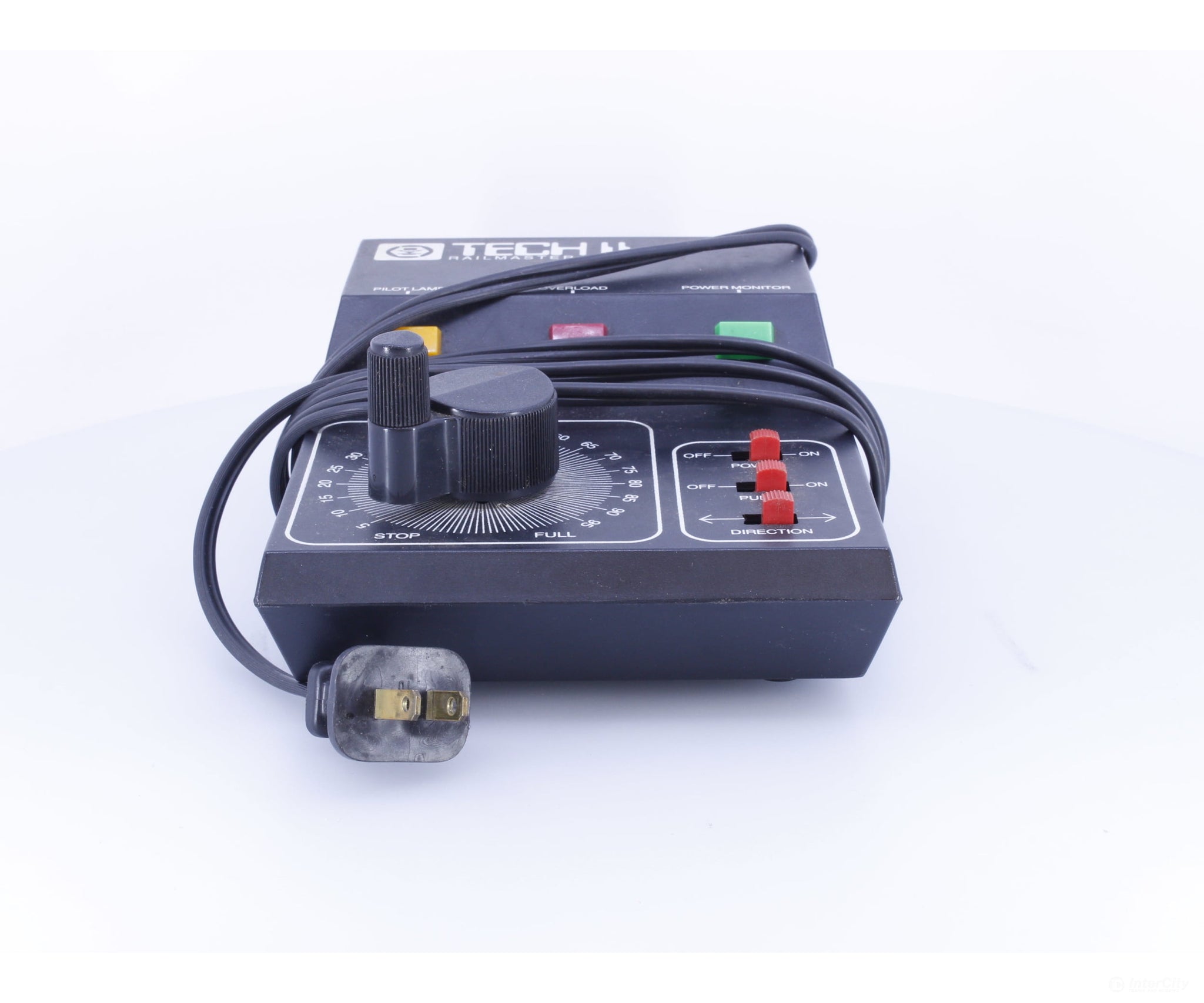 MRC 2400 Tech 2 Railmaster 2400 Transformer - Analog Throttles & Power