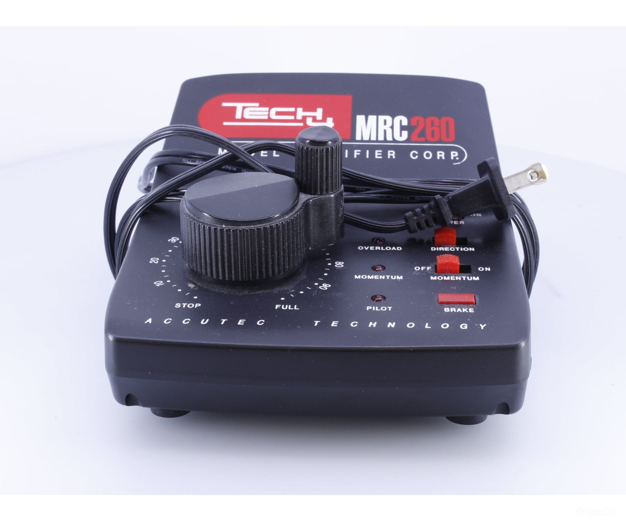 MRC MRCAB131 Tech 4 Analog DC Train Controller with Momentum - Analog Throttles & Power