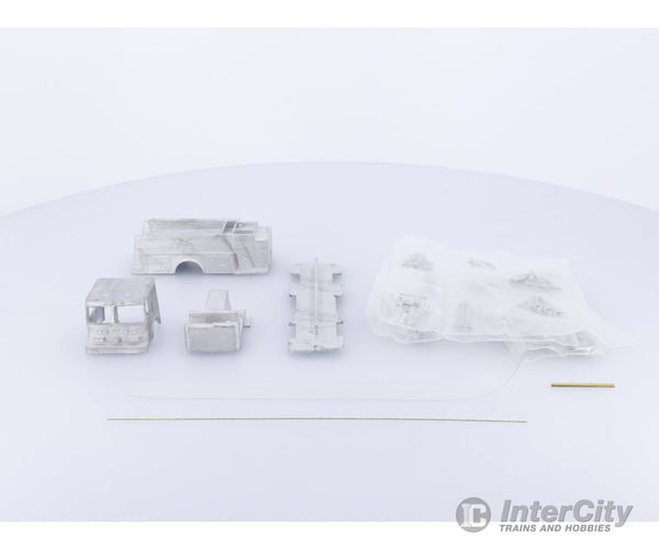 NJ International 116 HO Pierce CM Midship Pumper Truck Metal Kit Cars & Trucks