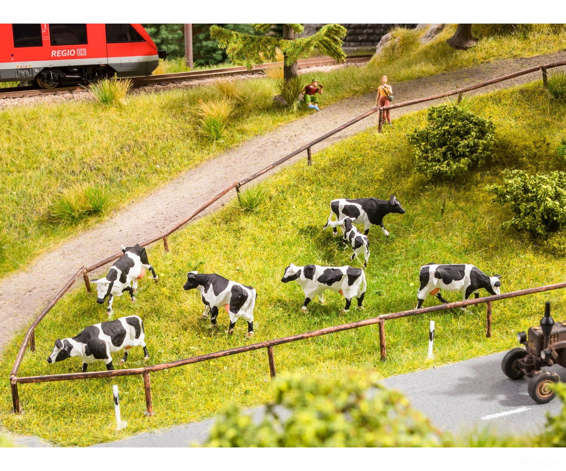 Noch 12851 HO Cow Pasture Figures