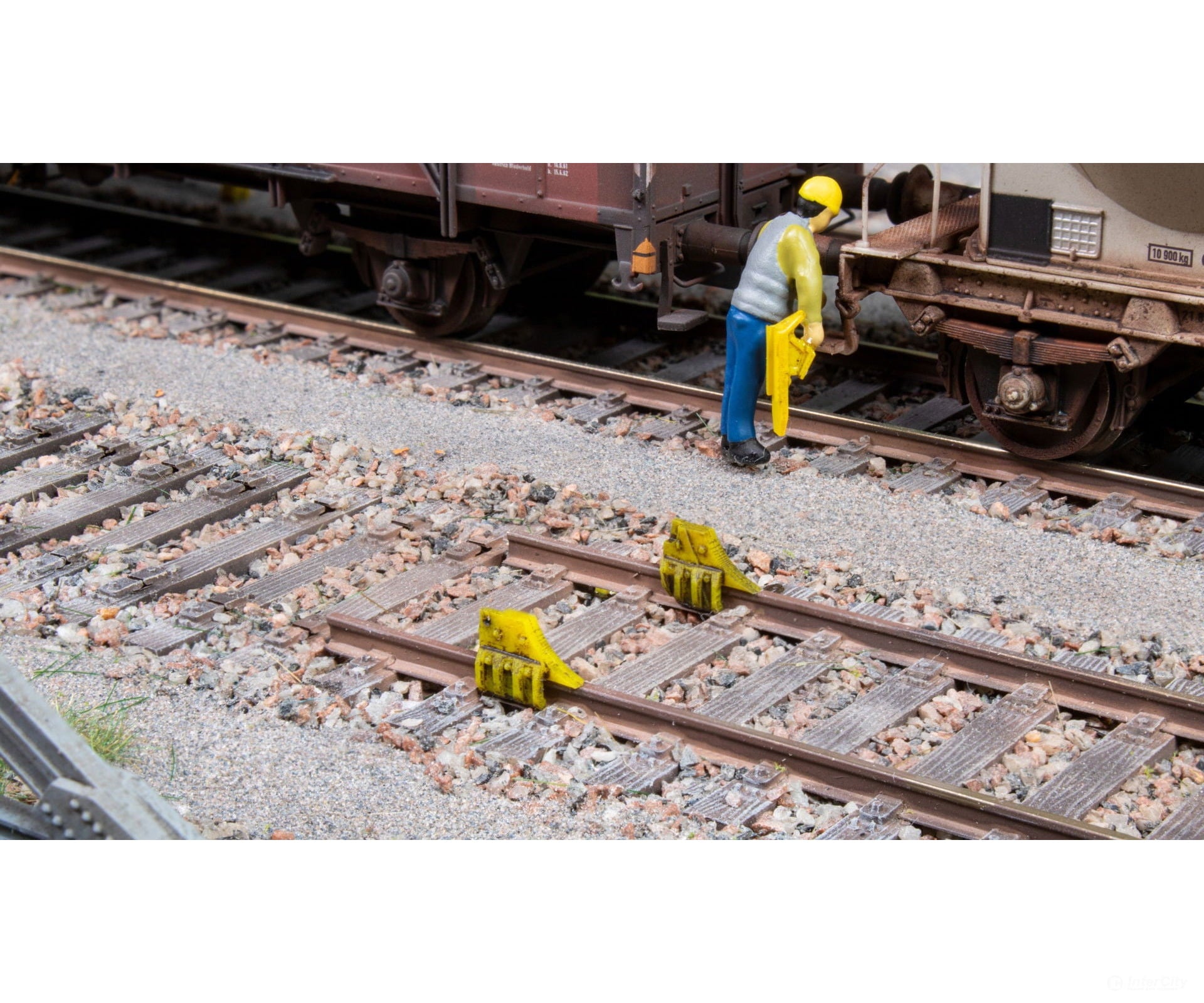 Noch 13904 N Rail Anchor Scenery Details