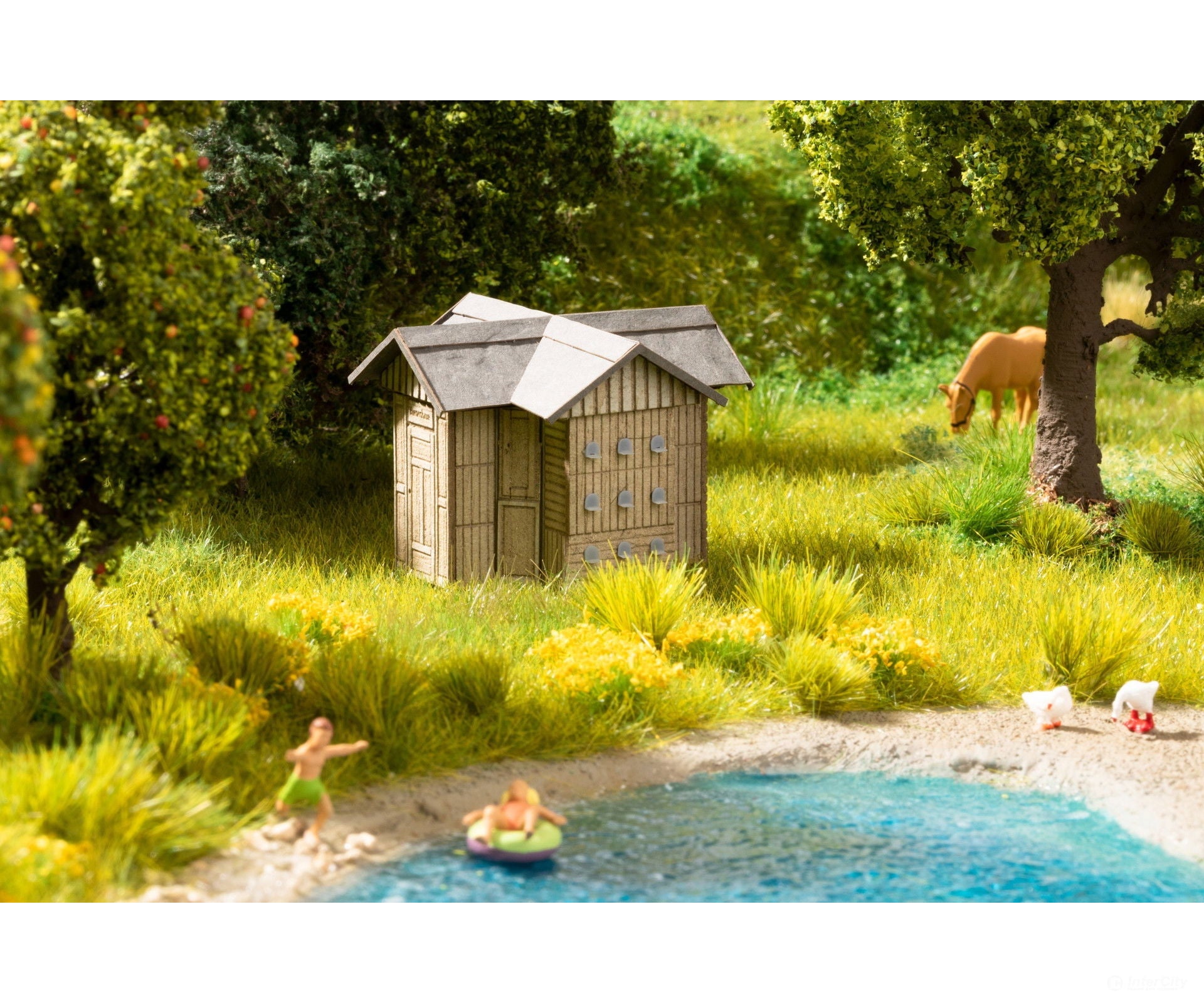 Noch 14347 HO Bee house Scenery Details