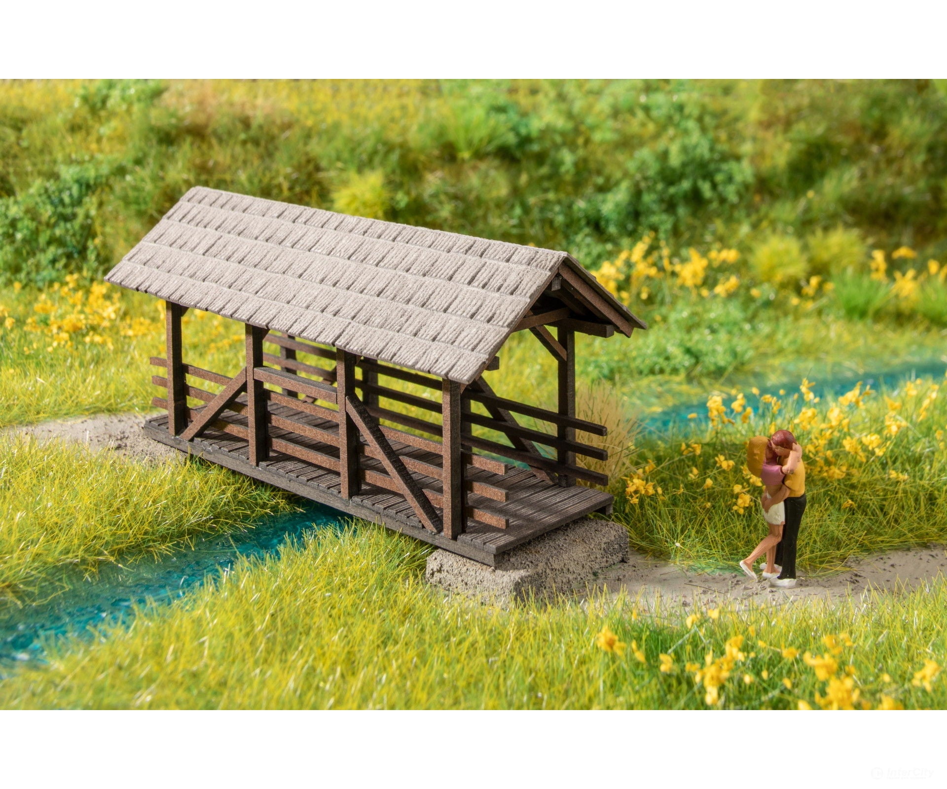 Noch 14372 HO Covered Pedestrian Bridge Scenery Details