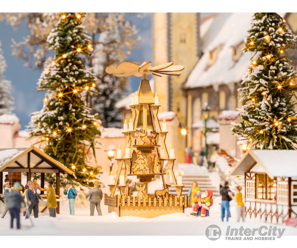 Noch 14395 HO Christmas Market Pyramid Scenery Details