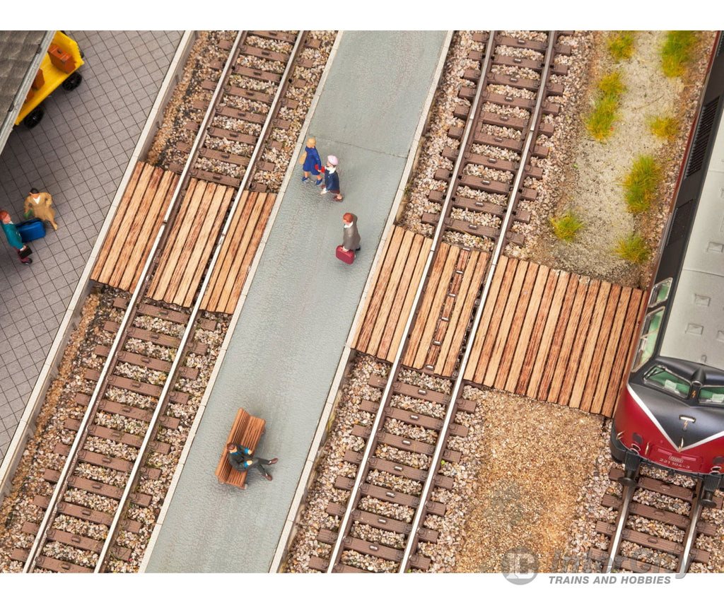 Noch 14622 N Level Crossing Scenery Details