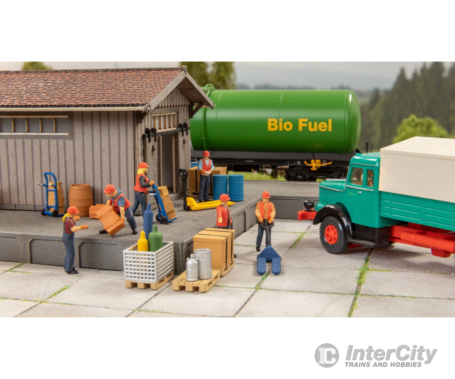 Noch 16266 HO Themed Figures Set ’Loading Goods’ Figures