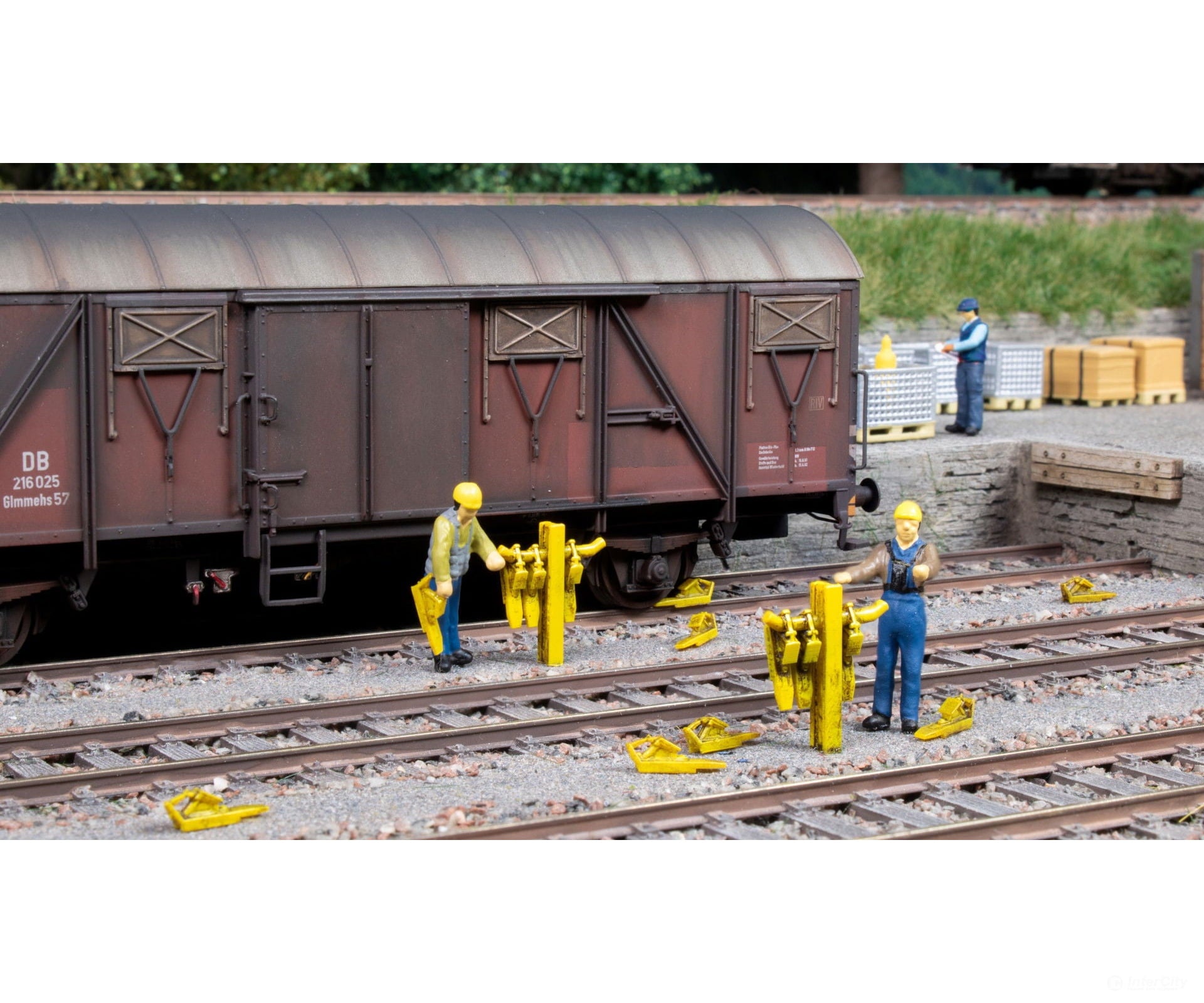 Noch 16405 HO 3D Kit ‘On the Track’ Figures