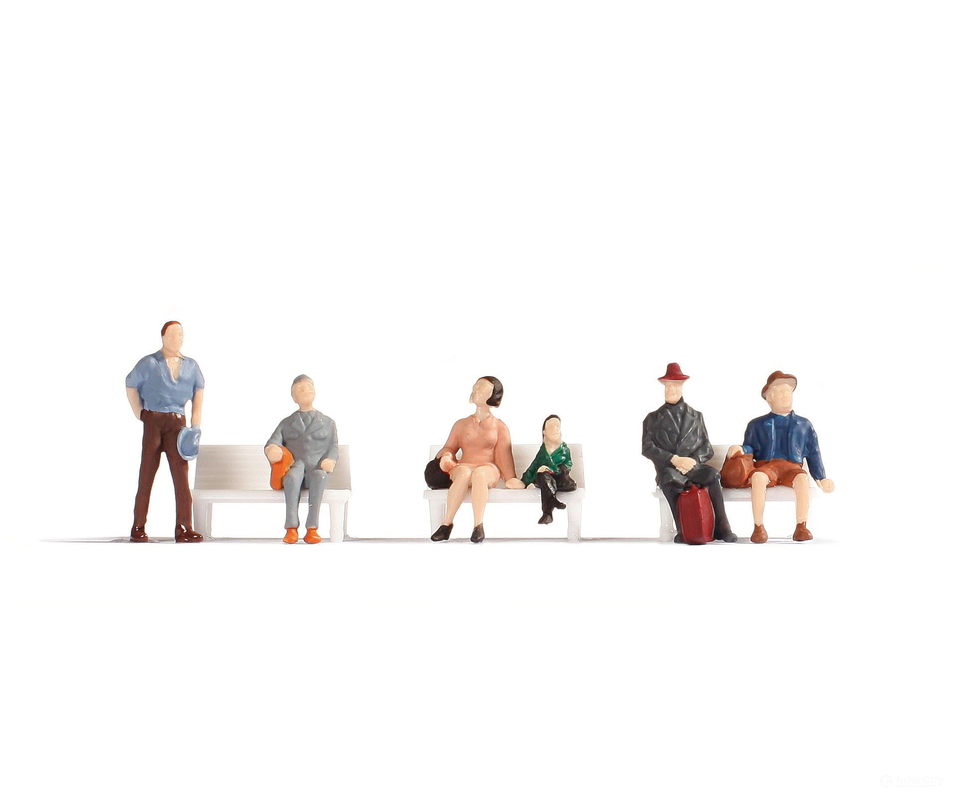 Noch 18116 HO Sitting Traveller Figures