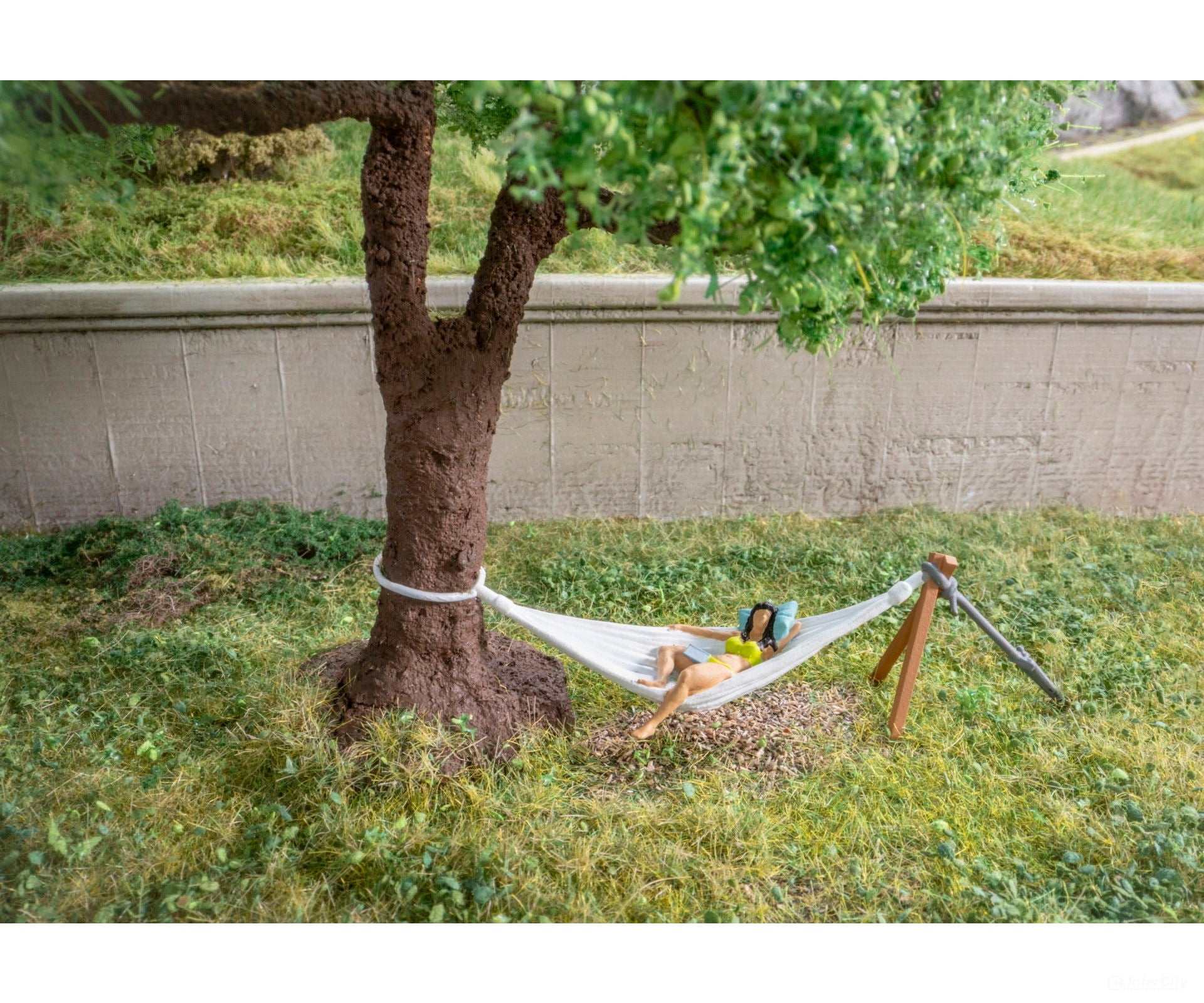 Noch 21773 HO Tree with Hammock Trees & Vegetation