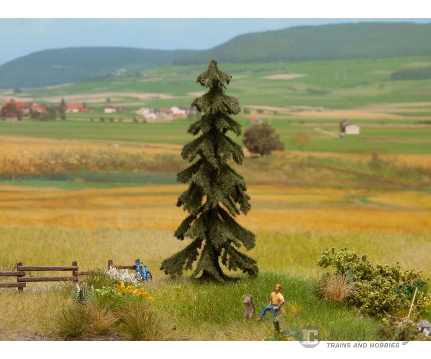 Noch 21919 HO TT N Weathered Spruce Tree Trees & Vegetation
