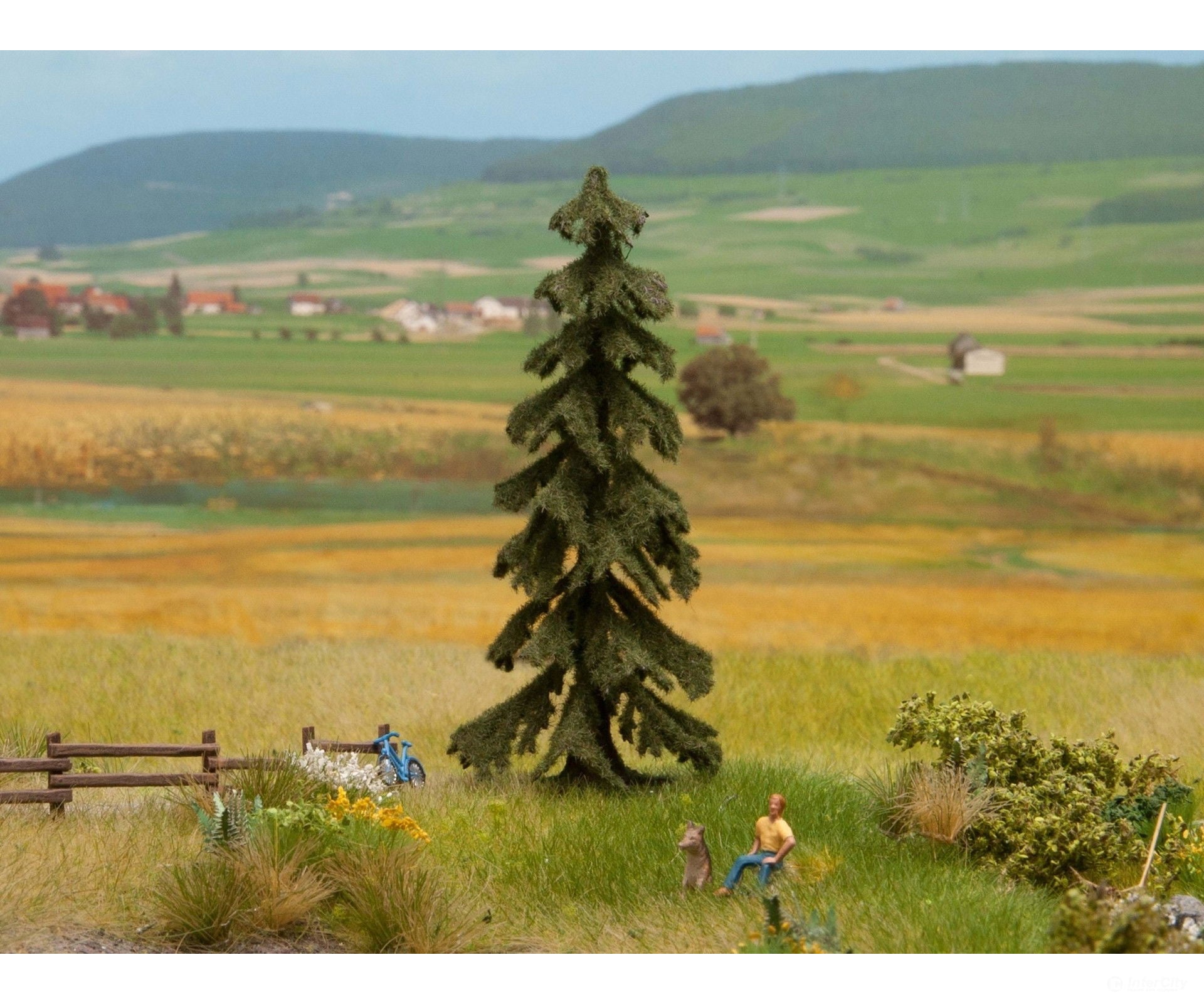 Noch 21919 HO TT N Weathered Spruce Tree Trees & Vegetation