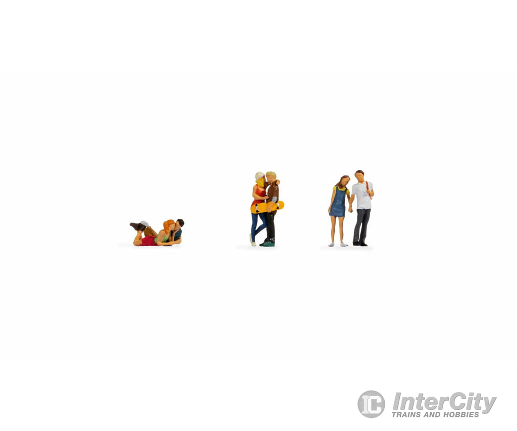 Noch 36512 N Young Couples Figures
