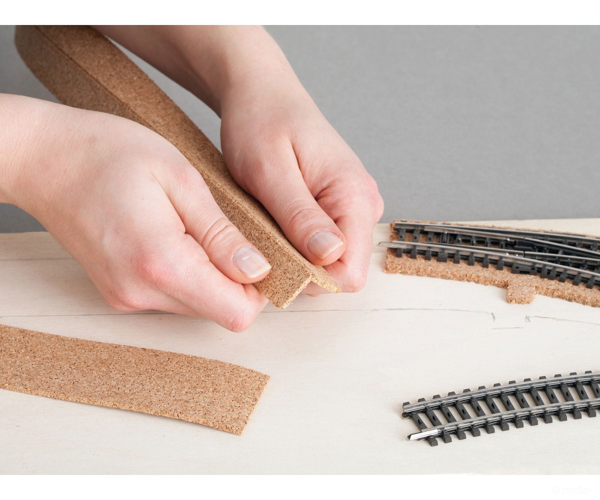 Noch 50462 TT H0m Cork Track Bed Ballast & Roadbed