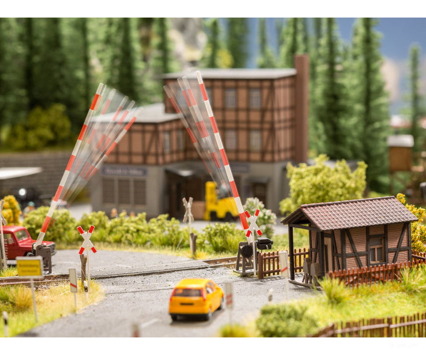 Noch 66260 HO Micro Motion Level Crossing Set Scenery Details