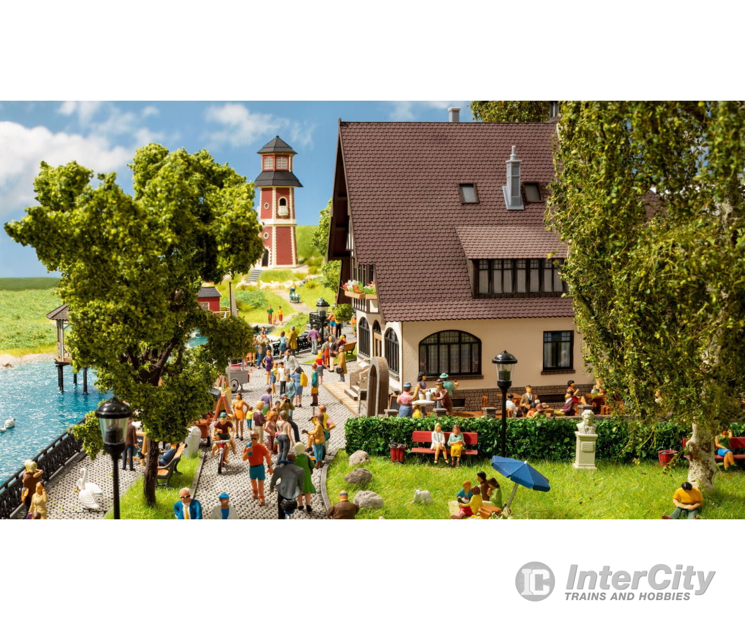 Noch 66401 HO Tavern with Beer Garden Structures