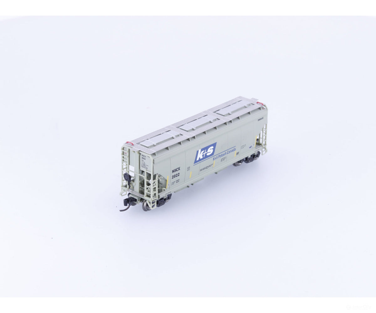 North American Railcar Corporation 11-1200400301 N 3 Bay Covered Hopper Car K&S Potash (NSCX) 2022 - Freight Cars