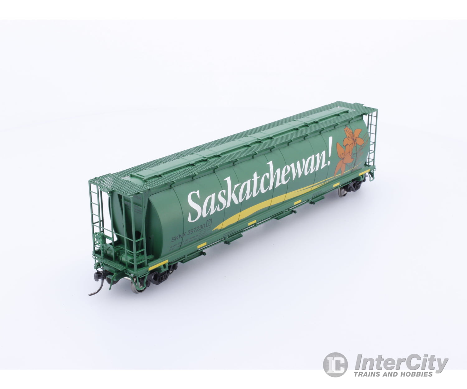 North American Railcar Corporation 11-30001001-09 HO 4 Bay Cylindrical Hopper Saskatchewan (SKNX) 397290 Freight Cars